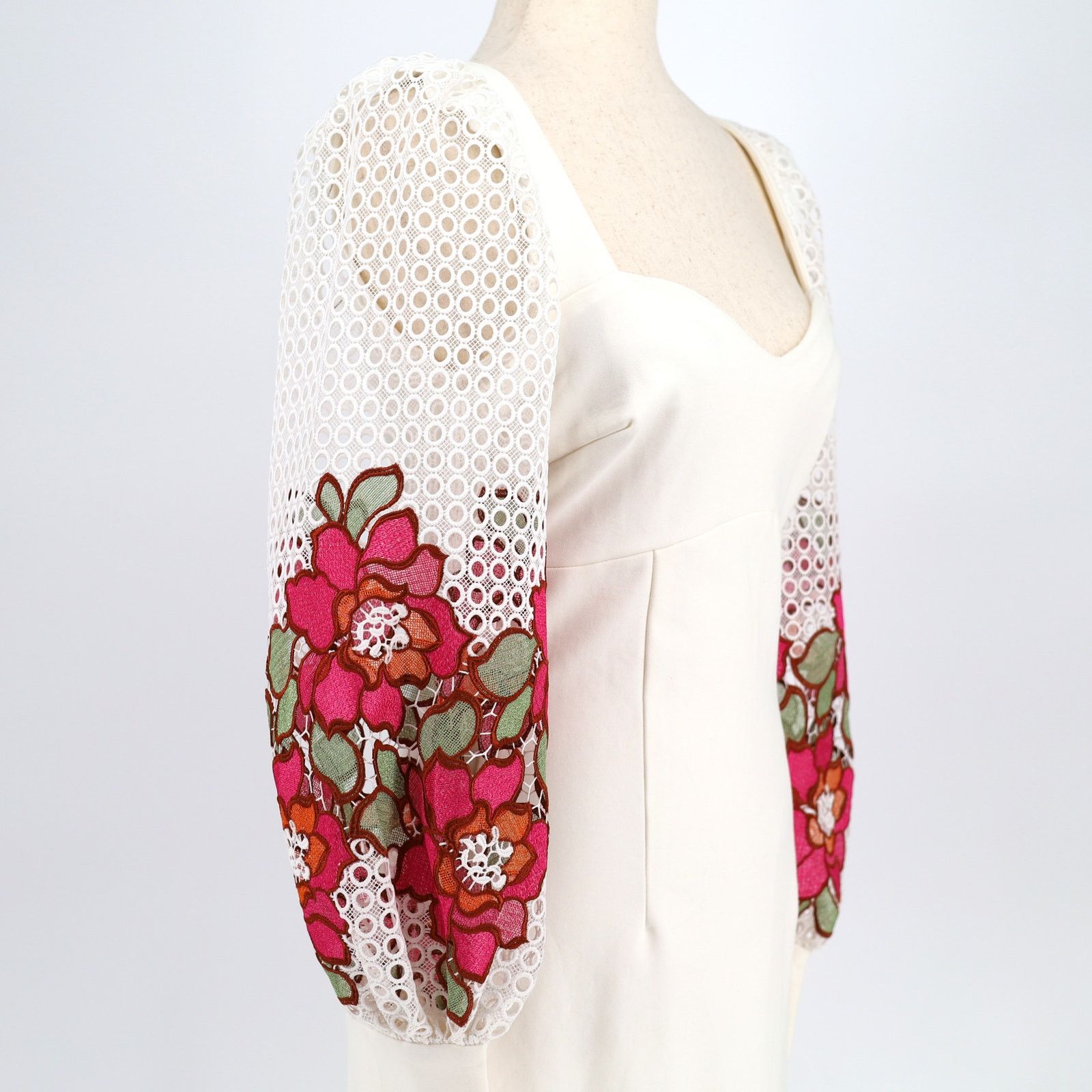 ELLIATT Elliatt Women Embroidered Balloon Sleeve Mini Dress Size S Size S / US 4 / IT 40 - 3 Thumbnail