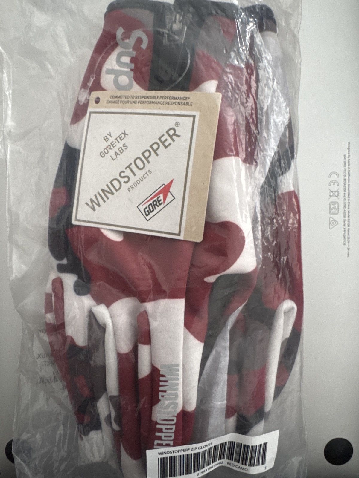 Supreme Supreme Windstopper Zip Gloves ‘Red Camo’ Size Small Size ONE SIZE - 2 Thumbnail