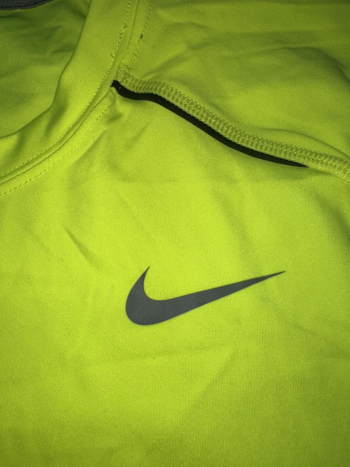 Nike Nike Mens Legacy SS Volt Training Top Size US S / EU 44-46 / 1 - 5 Thumbnail