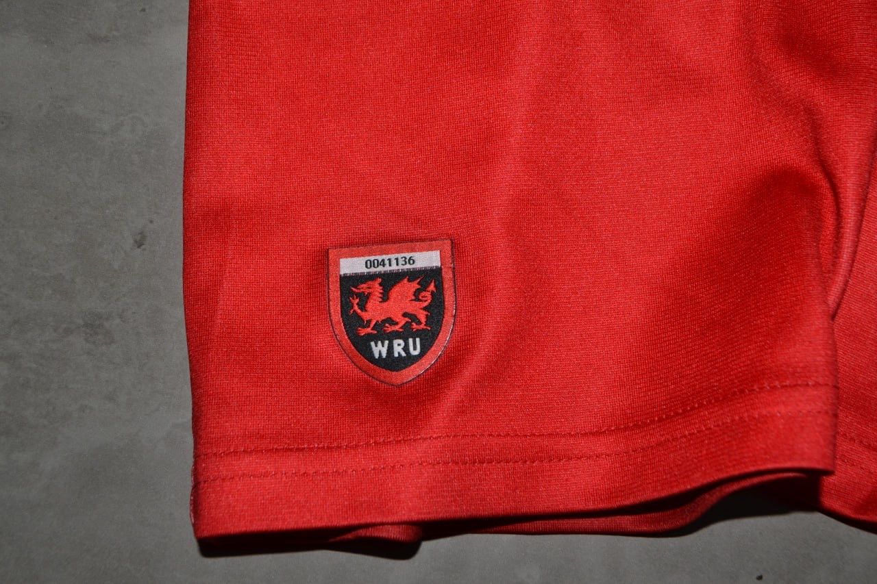 Under Armour Welsh Rugby WRU Red Jersey Shirt Isuzu Under Armour Size US S / EU 44-46 / 1 - 7 Thumbnail