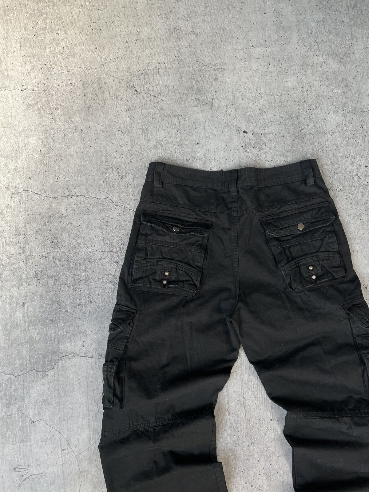 Japanese Brand Japan Y2K Black Avant Garde Multipocket Cargo Pants Size US 32 / EU 48 - 11 Thumbnail