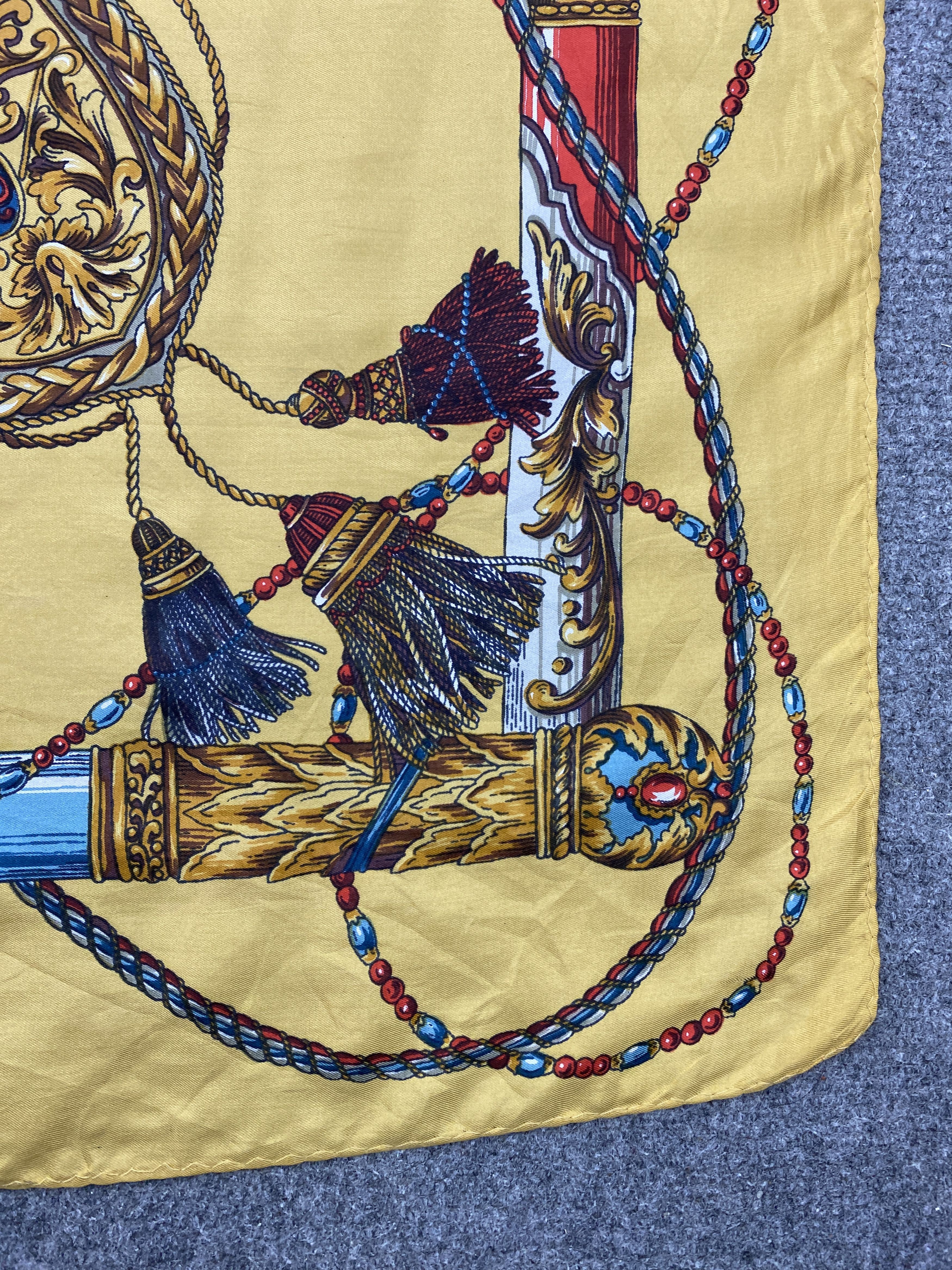 Other Vintage Chain And Tassel Silk Scarf / Silk Shawl SN0258 Size ONE SIZE - 3 Thumbnail