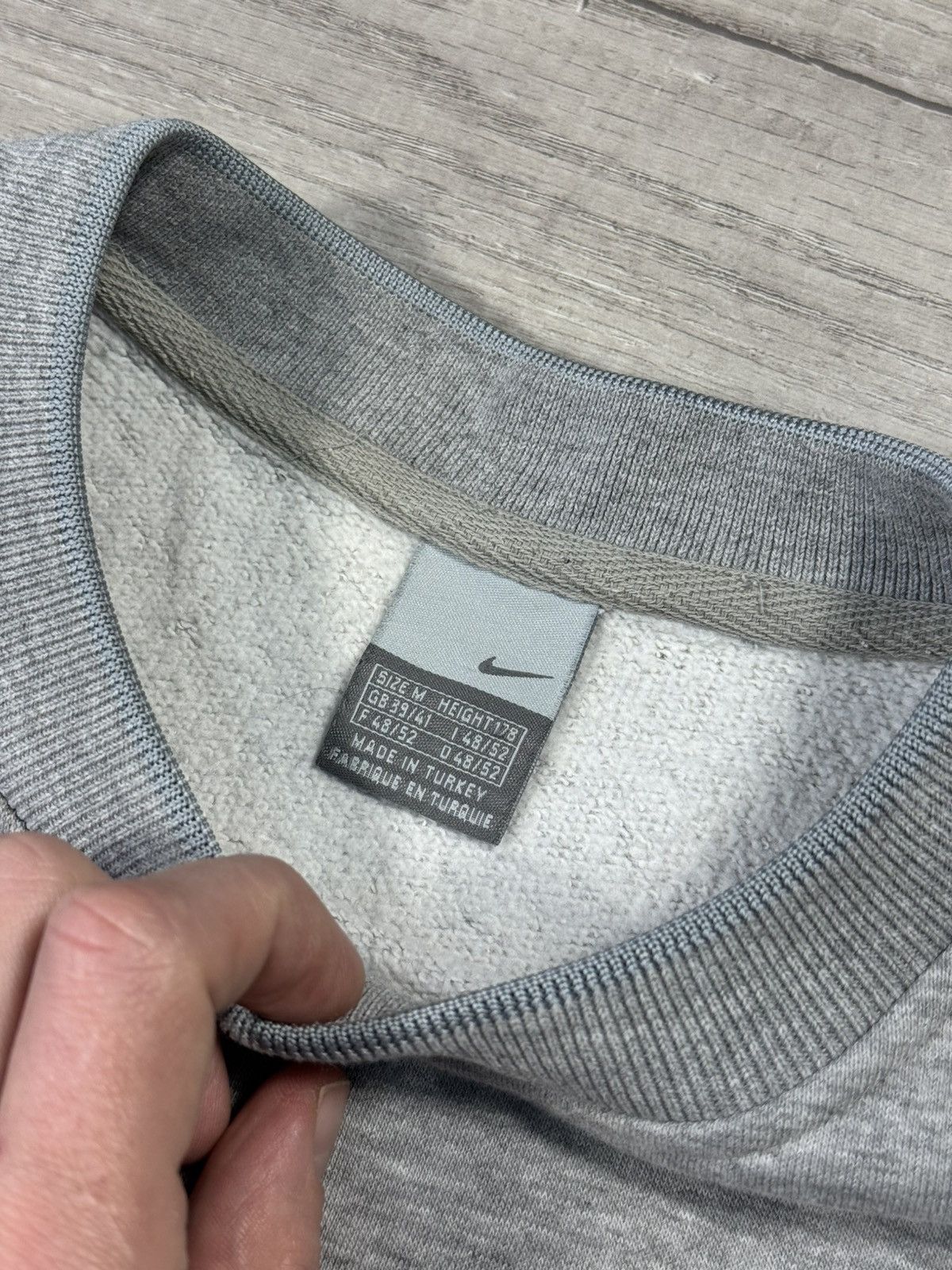Nike Nike Vintage Sweatshirt Y2K Logo Swoosh Crewneck 90s Size US M / EU 48-50 / 2 - 6 Thumbnail