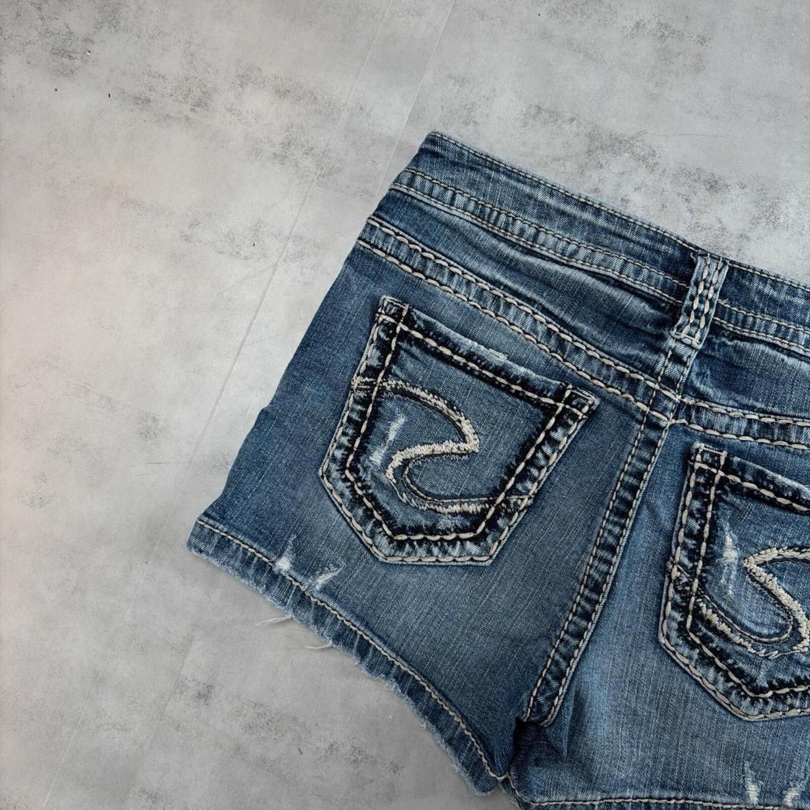 Silver Jeans Co. Y2K Blue Silver Jeans Grunge Mini Denim Shorts Size 30" / US 8 / IT 44 - 4 Thumbnail