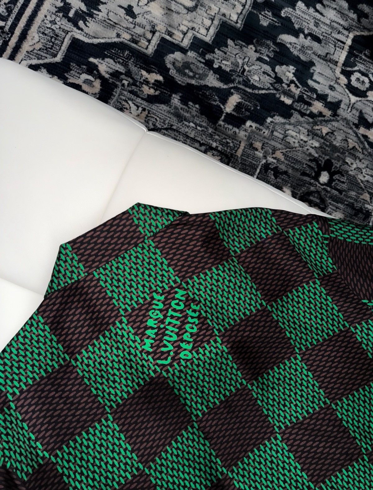 Louis Vuitton Louis vuitton damier logo silk shirt Size US S / EU 44-46 / 1 - 3 Thumbnail
