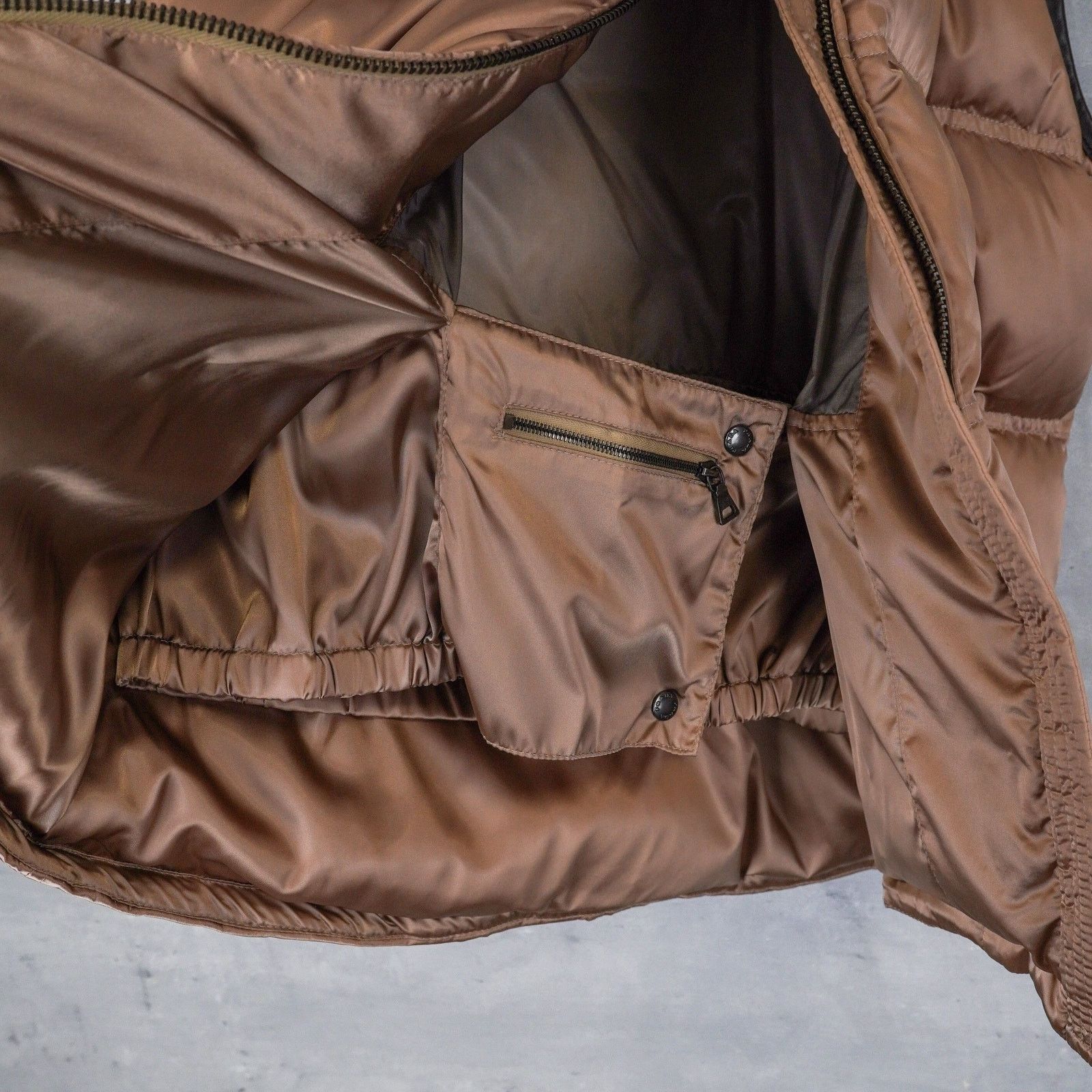 Prada Vintage prada brown nylon womens down puffer vest jacket Size M / US 6-8 / IT 42-44 - 12 Thumbnail