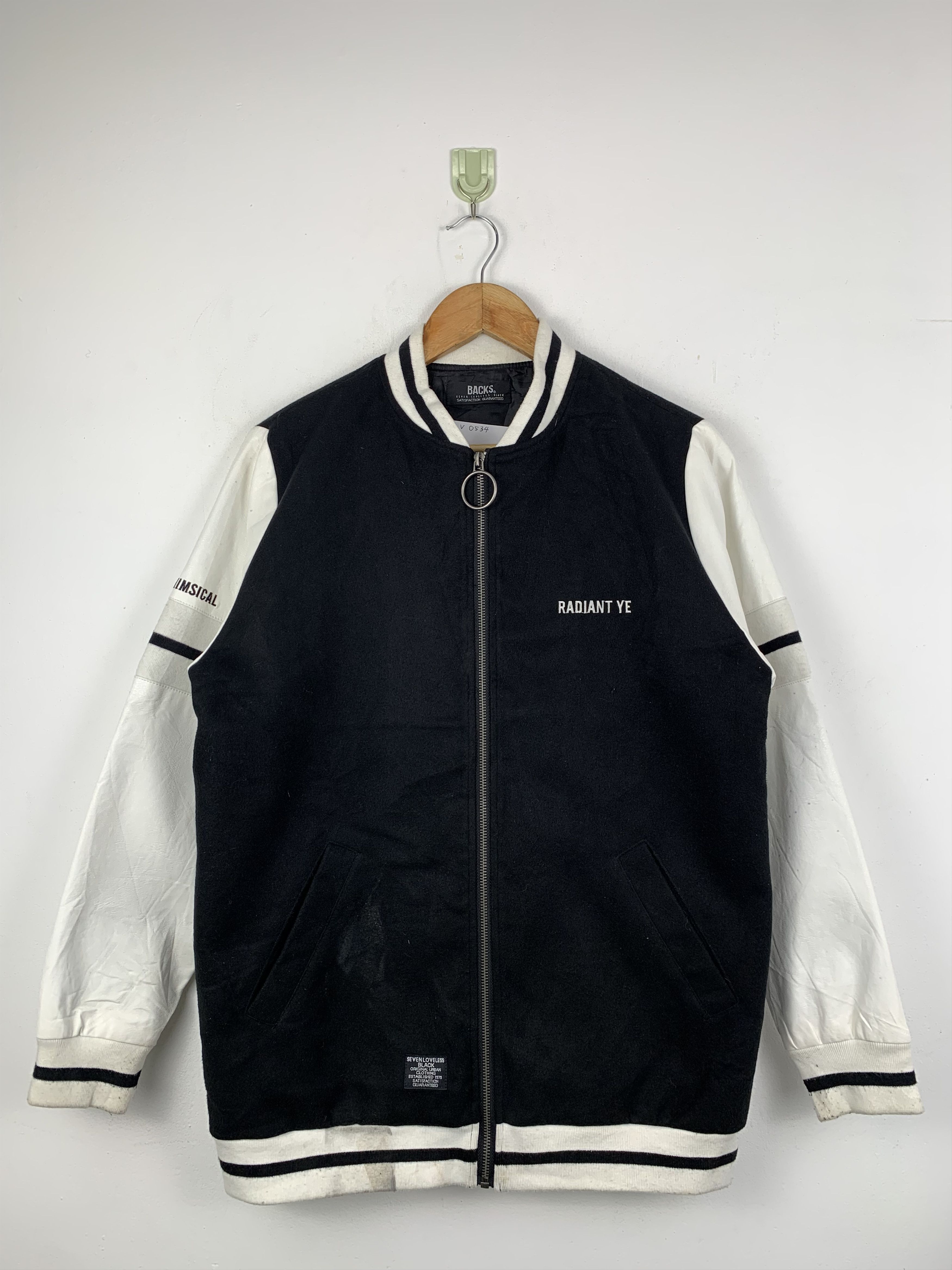 Japanese Brand Vintage Japanese Brand Sleeve Leather Varsity Jacket V0534 Size US M / EU 48-50 / 2 - 1 Thumbnail
