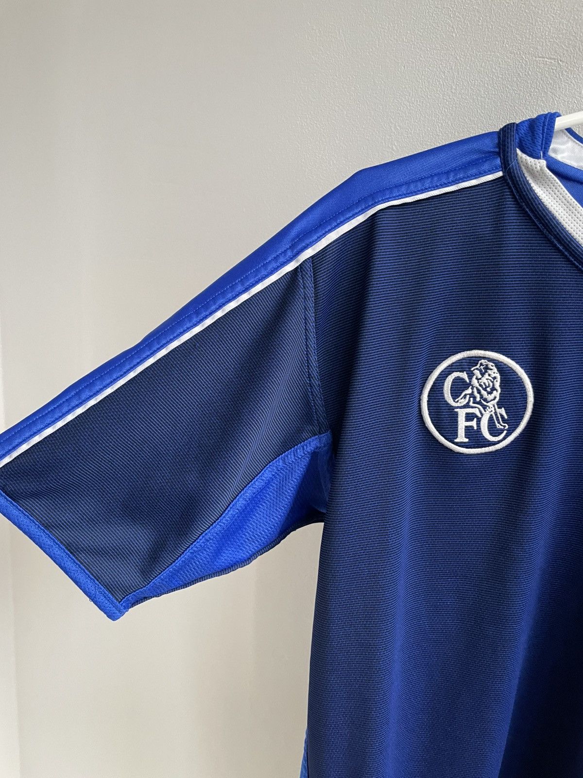 Umbro Chelsea 2003 2004 2005 Football Shirt Soccer Jersey Umbro Size US M / EU 48-50 / 2 - 3 Thumbnail
