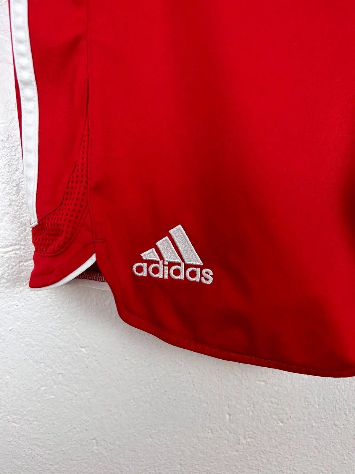 Adidas 00s Vintage Adidas x Liverpool FC 2006/07 Home Kit Shorts Size US 32 / EU 48 - 5 Thumbnail