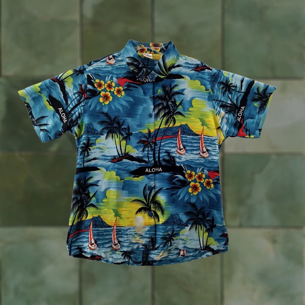 Vintage La Leela Blue Hawaiian Shirt Mens XL Casual Button-Down w/ Palm Trees, Polyester, Short Sleeve, Patterned, 60s-90s Aloha Beach Theme, Regular Fit Size US XL / EU 56 / 4 - 1 Thumbnail