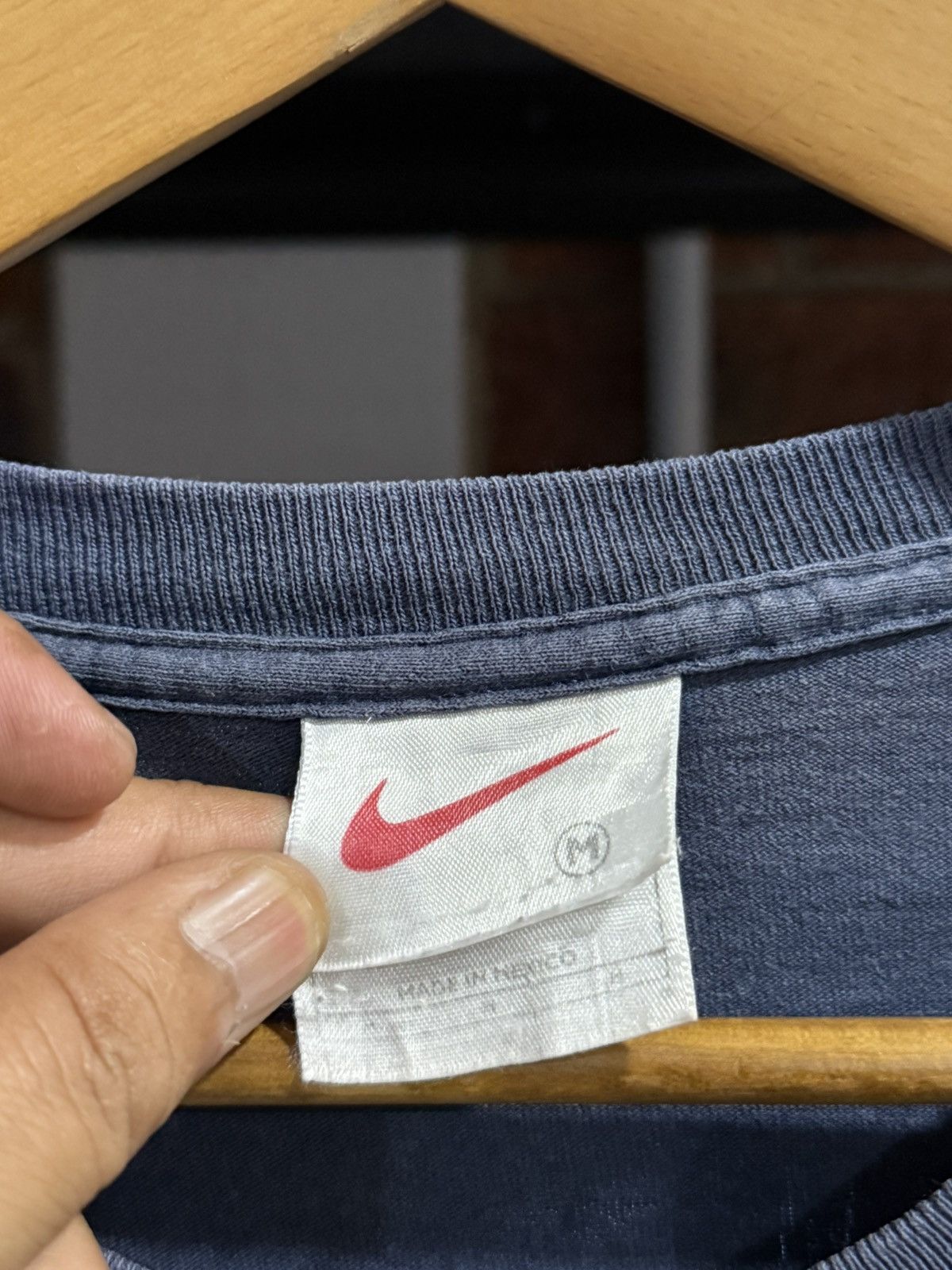 Nike × Vintage Vintage Nike #1 Give Em The Finger Sun Faded Tee Size US M / EU 48-50 / 2 - 7 Thumbnail