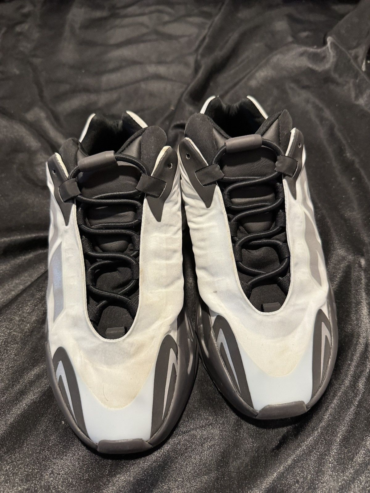 Adidas Adidas Yeezy 700 Size US 7 / EU 40 - 4 Thumbnail