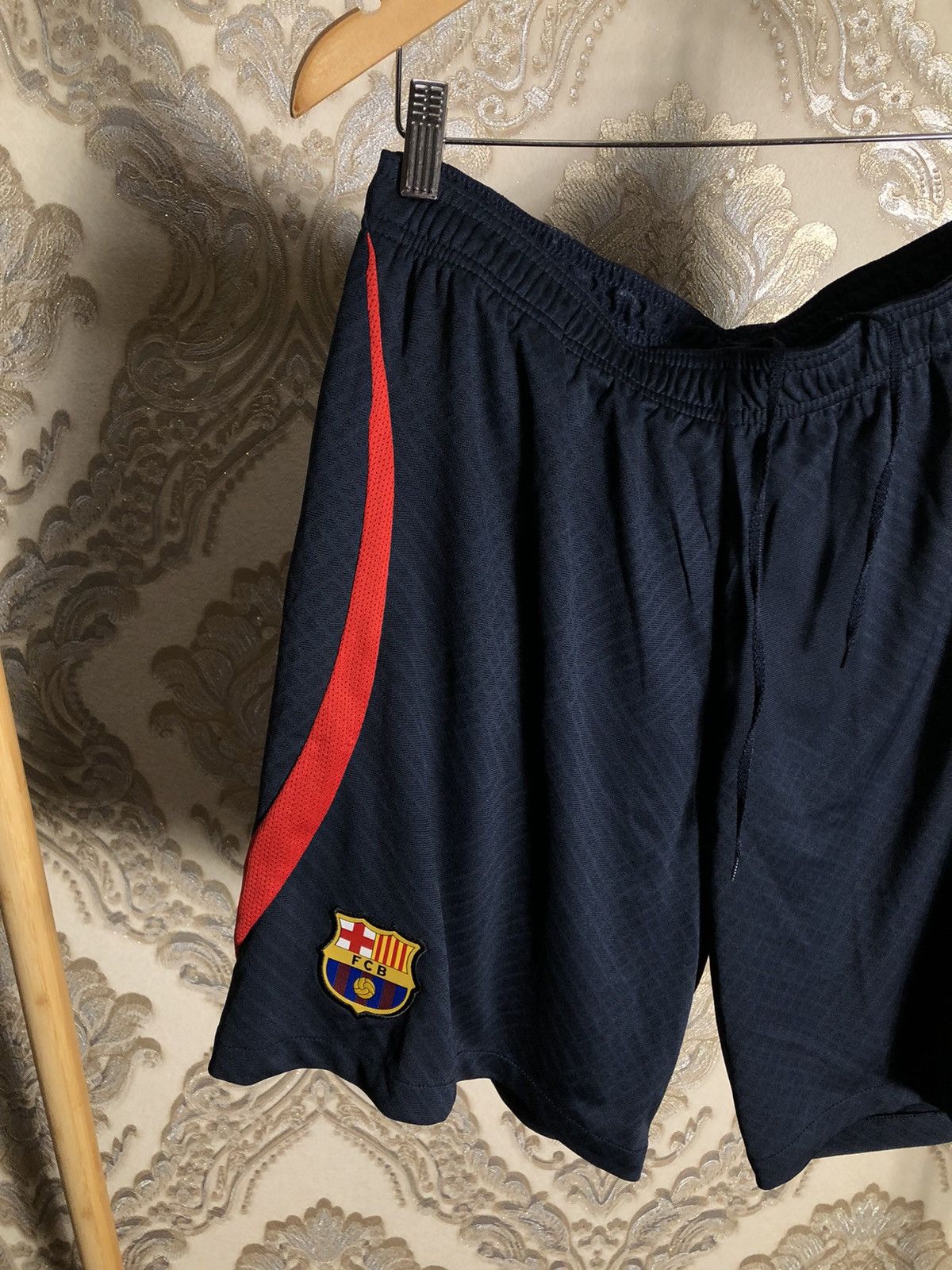 Nike VINTAGE NIKE FC BARCELONA SPAIN SOCCER JERSEY RETRO Y2K 90s Size US XL / EU 56 / 4 - 2 Thumbnail