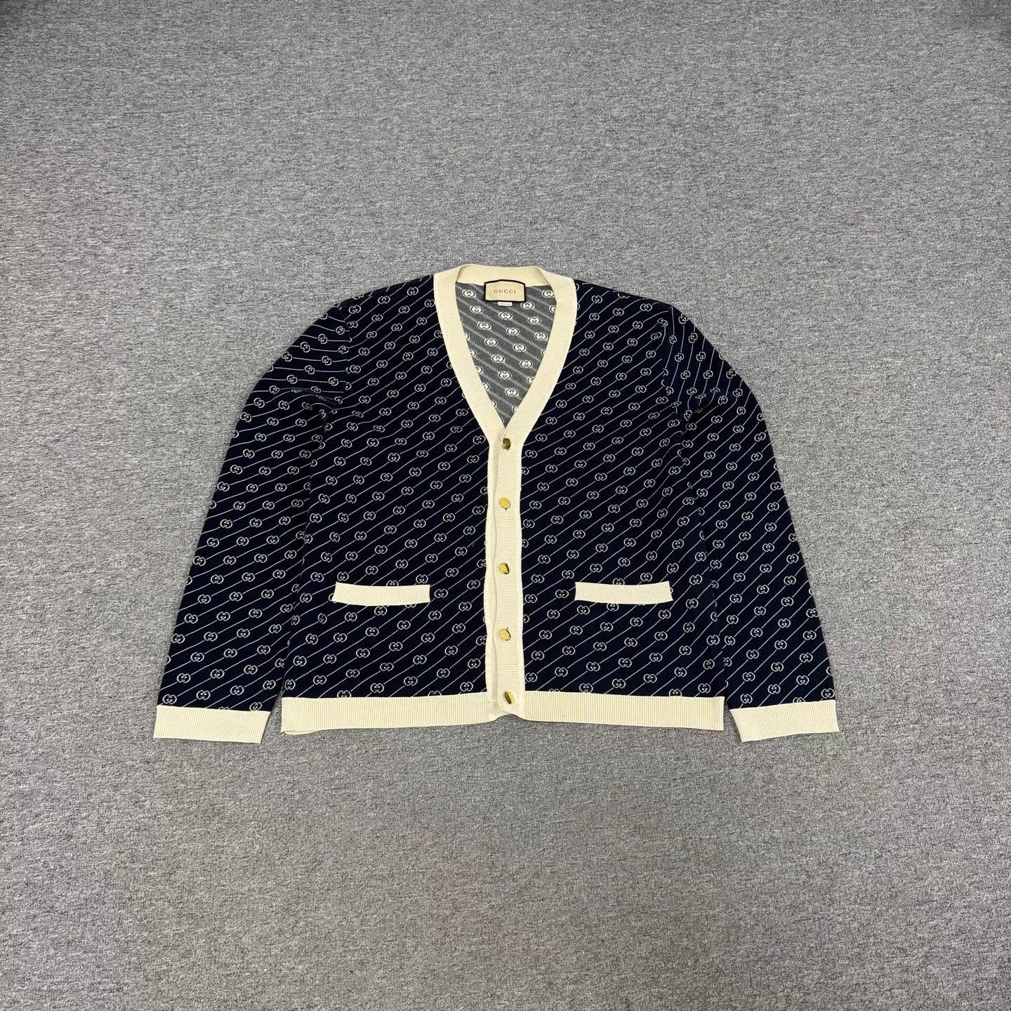 Gucci Gucci GG Jacquard V-Neck Navy Ivory Trim Cardigan Size US XXL / EU 58 / 5 - 1 Thumbnail
