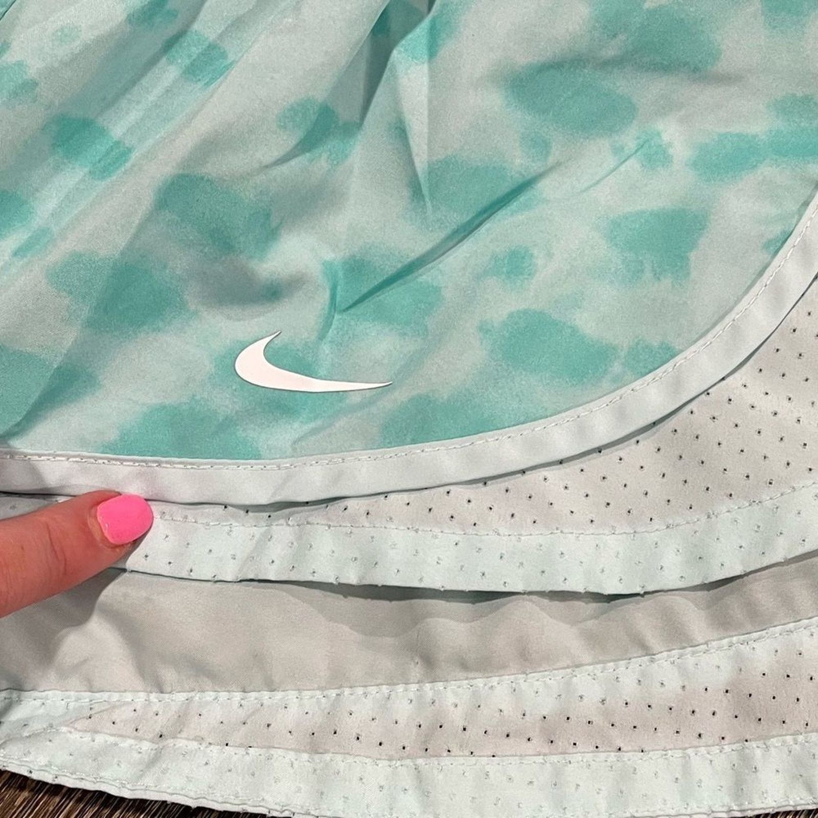 Nike Nike Dri-Fit Tempo Printed Running Shorts Turquoise Medium Size 28" / US 6 / IT 42 - 2 Thumbnail