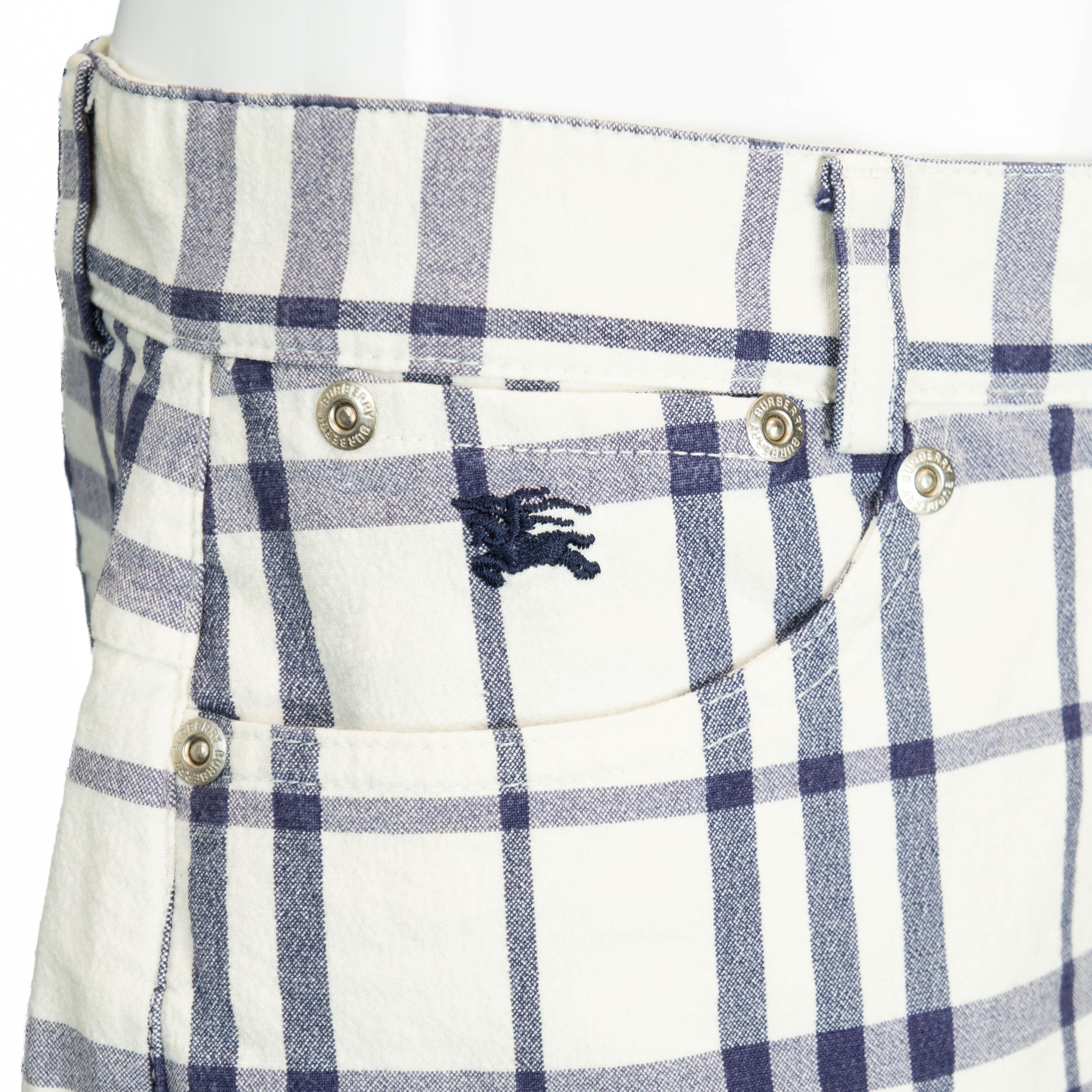 Burberry BURBERRY Check Monogram Women Shorts Vintage 00s Size 30" / US 8 / IT 44 - 4 Thumbnail