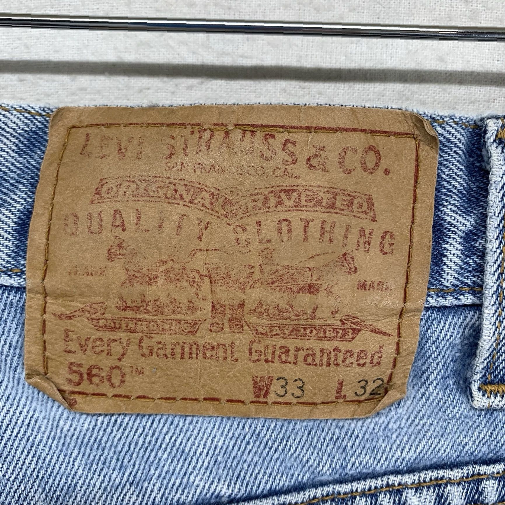 Levi's VINTAGE Levi's 560 Jeans Men 33x32 Blue Distressed Tapered 90s Grunge Size US 33 - 3 Thumbnail
