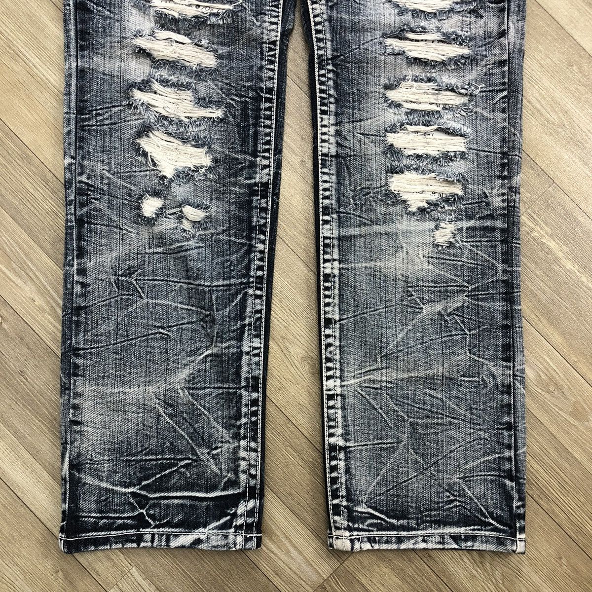 If Six Was Nine × Japanese Brand × Le Grande Bleu (L.G.B.) Crazy🔥 Y2K Original Jeans Distressed Faded Acid Wash Jeans Size US 28 / EU 44 - 13 Thumbnail