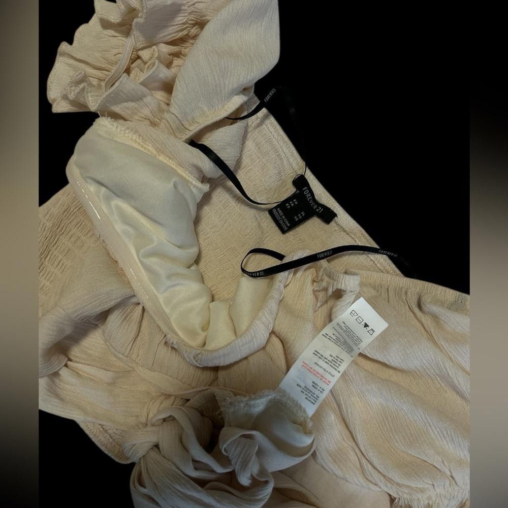 Forever 21 Forever 21 Cream Puff Sleeve Crop Top Size L / US 10 / IT 46 - 5 Thumbnail