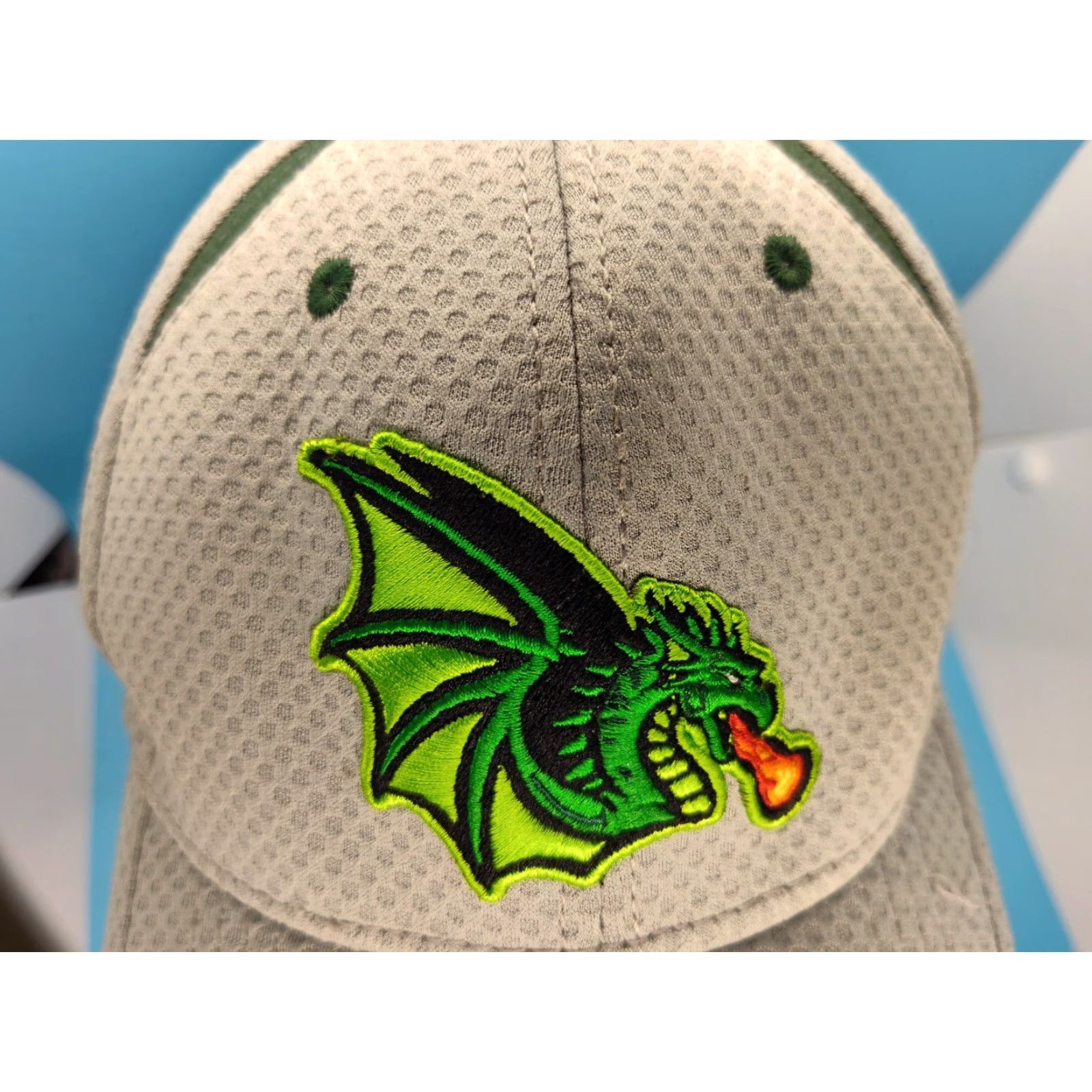 VINTAGE Dublin Dragons Football Hat Cap Fitted L/XL Cap America Mens Multicolor Embroidered Breathable Lightweight Stadium Football Theme 90s?