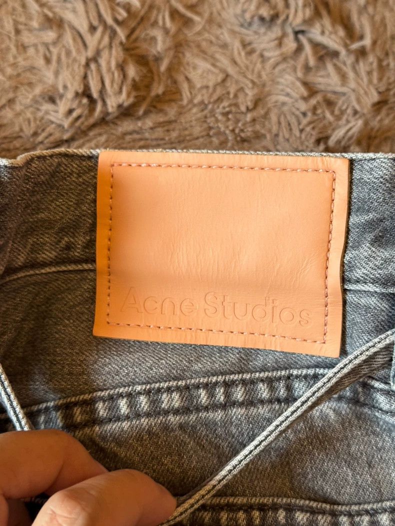 Acne Studios Acne Studios Wide-leg washed grey distressed belted jeans Size 25" / US 0 / IT 36 - 5 Thumbnail