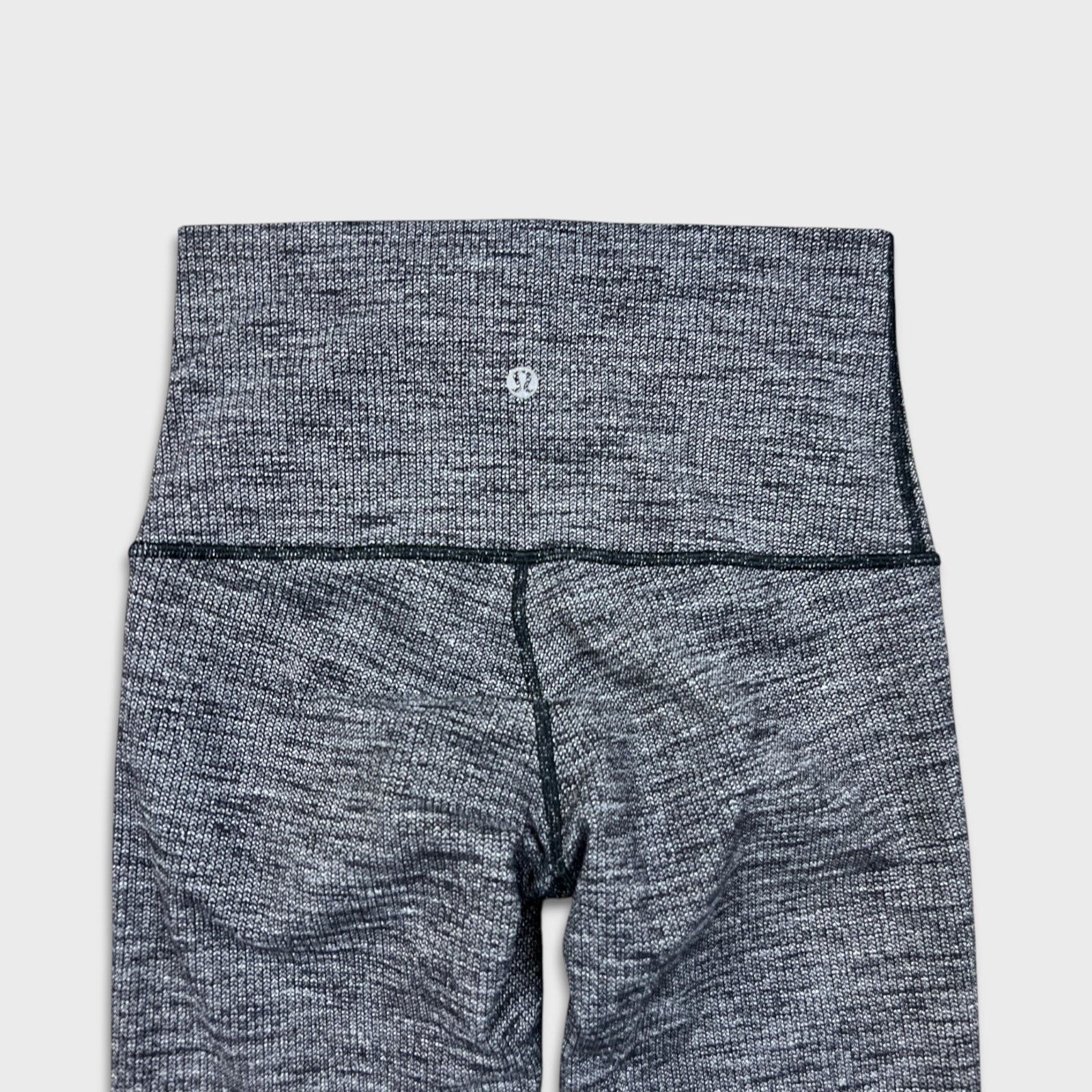 Lululemon Lululemon Wunder Under Low Rise Tight Size 4 Legging Pilates Size 27" / US 4 / IT 40 - 5 Thumbnail