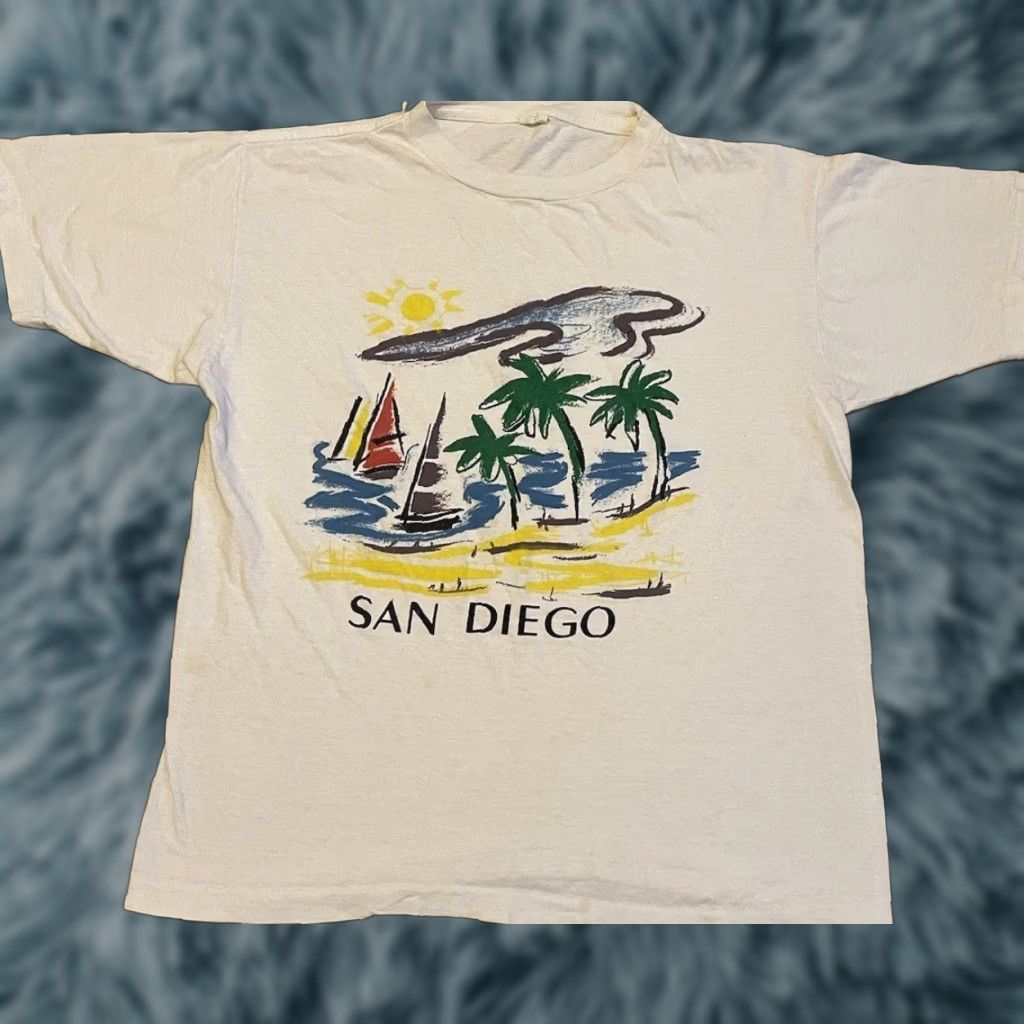 Vintage VINTAGE San Diego Faded Shirt S Abstract Art California Beach Surf Grunge OP 90s Shirt Mens White Abstract Art California Beach Surf Grunge OP 90s Size US S / EU 44-46 / 1 - 1 Thumbnail