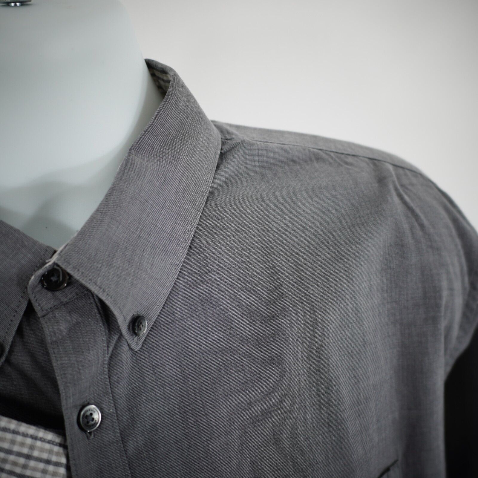 Calvin Klein Calvin Klein Gray XL Flip Cuff Collared Cotton Button Down Size US XL / EU 56 / 4 - 3 Thumbnail