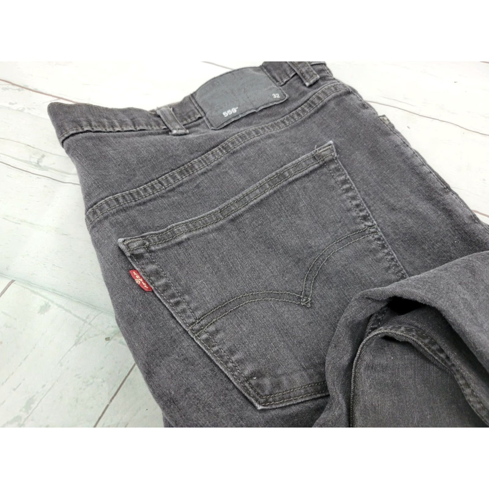Levi's VINTAGE Levi’s 559 Jeans Mens Gray Black 44 x 32 Size 44/30 Regular 100% Cotton Zip Mid Wash Relaxed Straight Pants Size US 44 / EU 60 - 3 Thumbnail