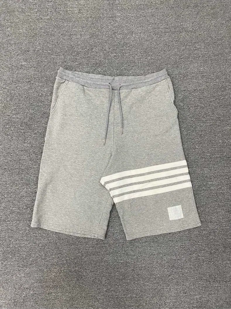 Thom Browne Thom Browne size 4 Short pants gray Size US 37 - 1 Thumbnail