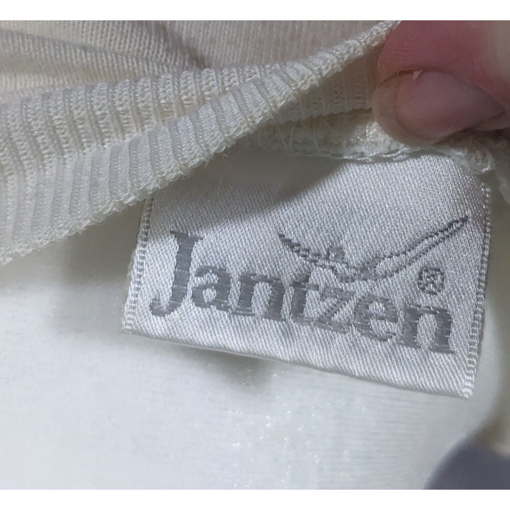 Jantzen Vintage Preppy Pastel Crest Embroidered Top by Jantzen Size M / US 6-8 / IT 42-44 - 10 Thumbnail