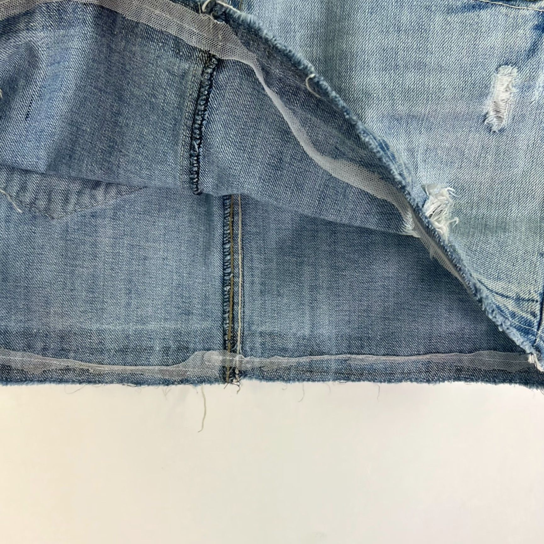 Denime Mudd Distressed Mini Skirt Womens Size 11 Blue Denim 90s Size 32" / US 10 / IT 46 - 4 Thumbnail