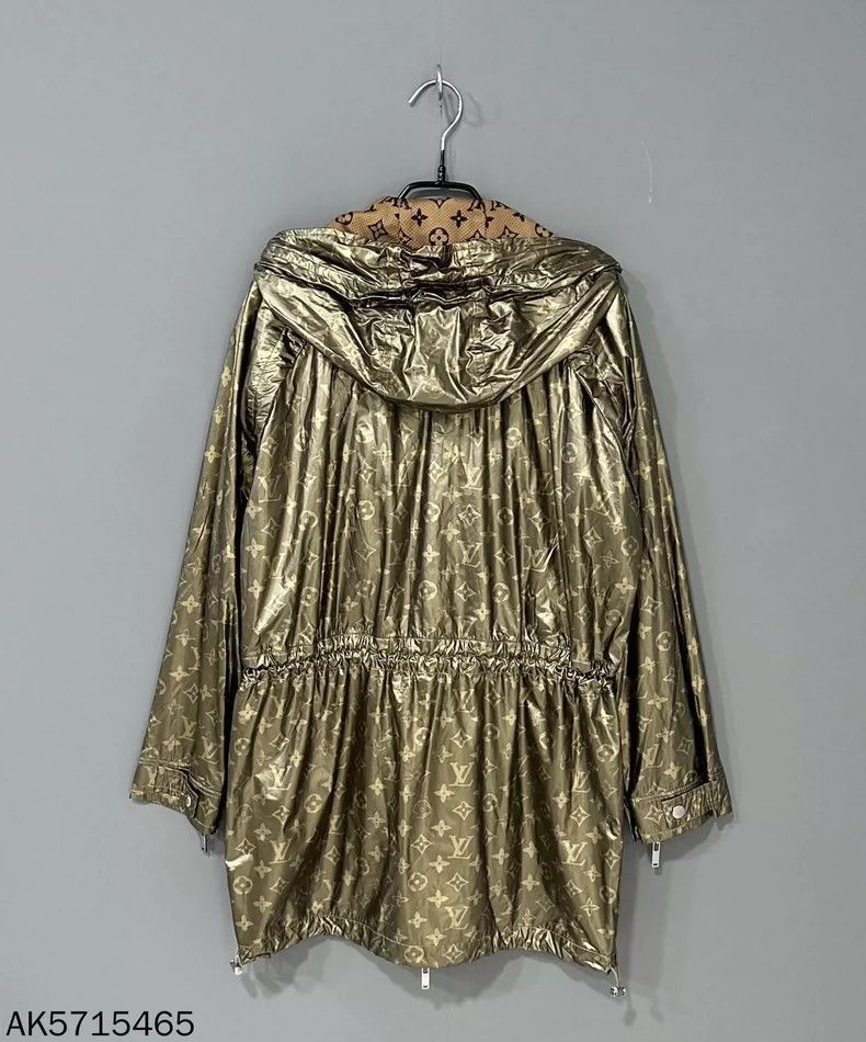 Louis Vuitton Metallic Hooded Windbreaker from Louis Vuitton-2506 Size XS / US 0-2 / IT 36-38 - 3 Thumbnail