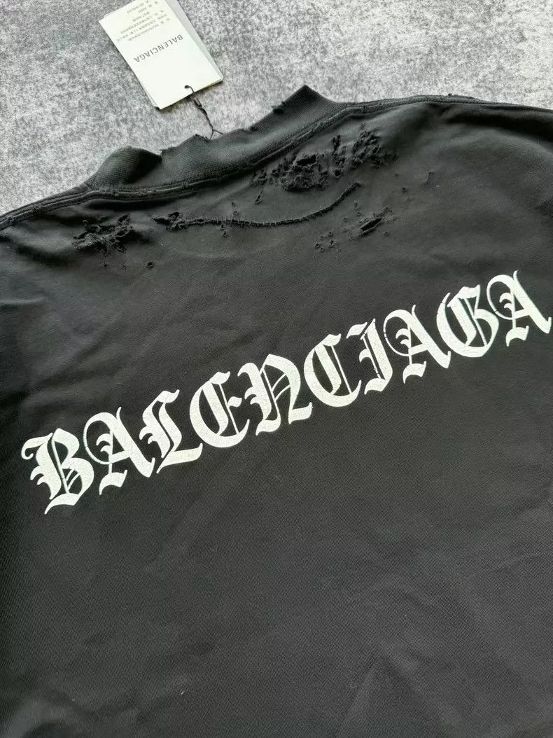Balenciaga Balenciaga Back Sanskrit Logo Destroyed Short Sleeve Size US M / EU 48-50 / 2 - 4 Thumbnail