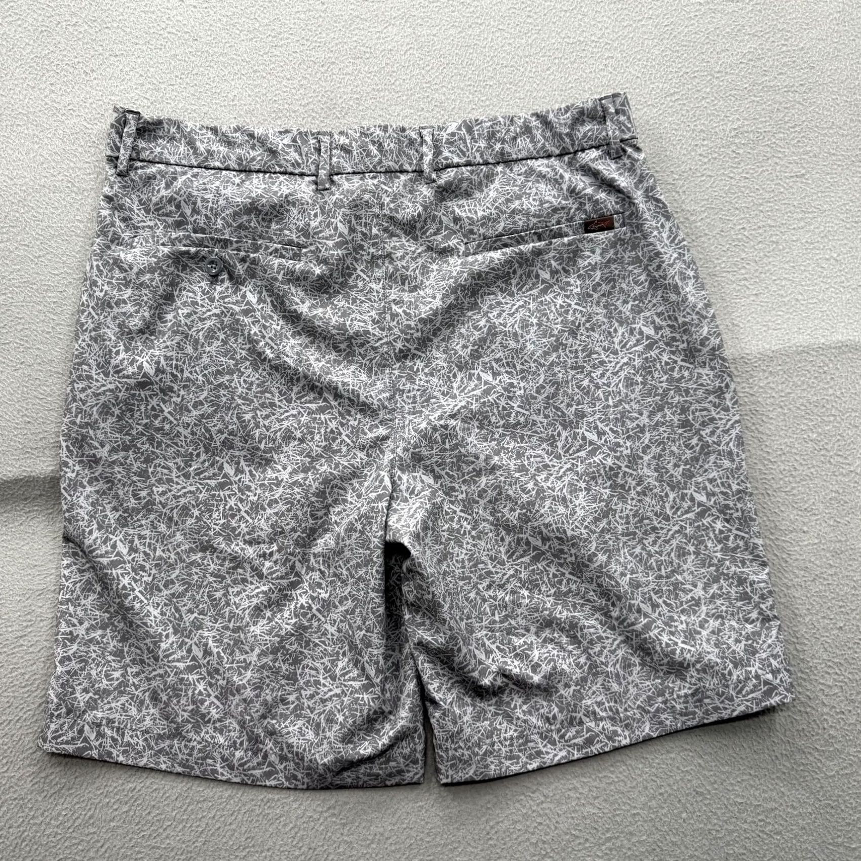 Tasso Elba Greg Norman Tasso Elba Shorts Mens 33 Gray Chino Stretch 10 Inseam Golf Casual Size US 33 - 2 Thumbnail