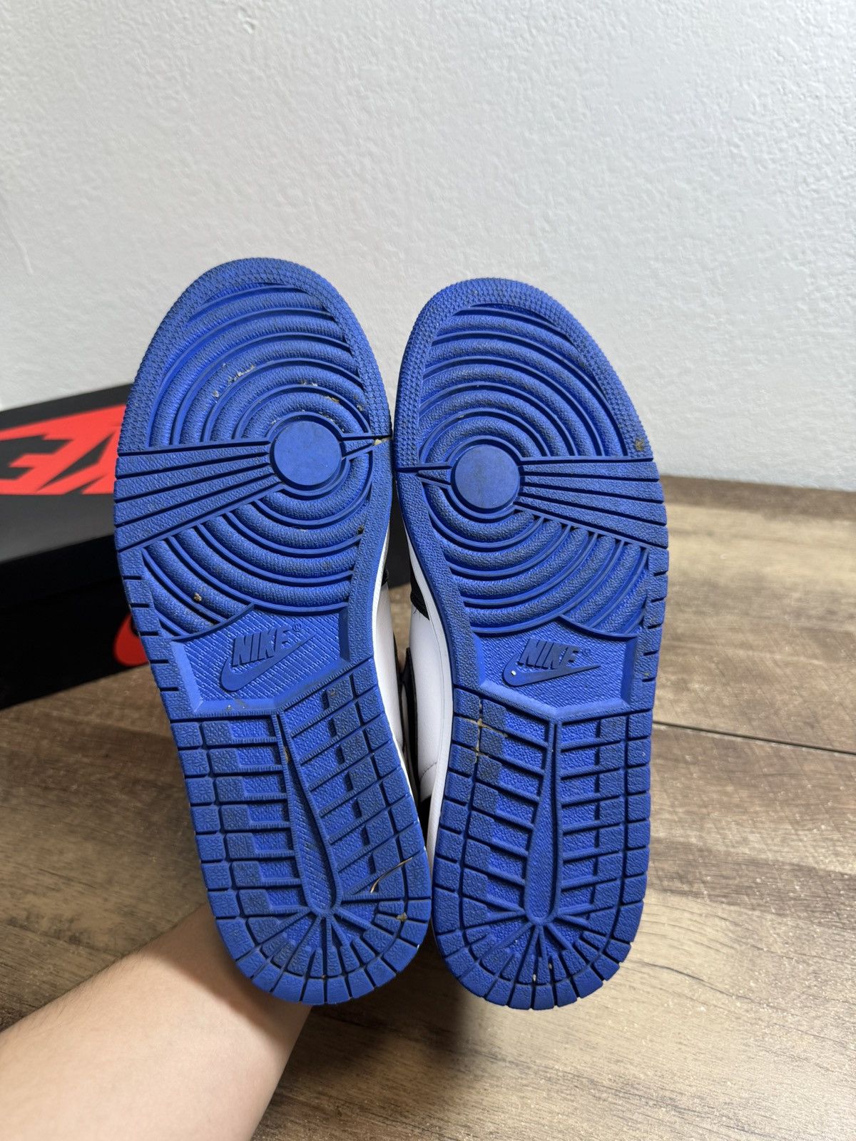 Jordan Brand Nike Air Jordan Retro 1 High OG Royal Toe 2020 Size 10 shoes Size US 10 / EU 43 - 6 Thumbnail