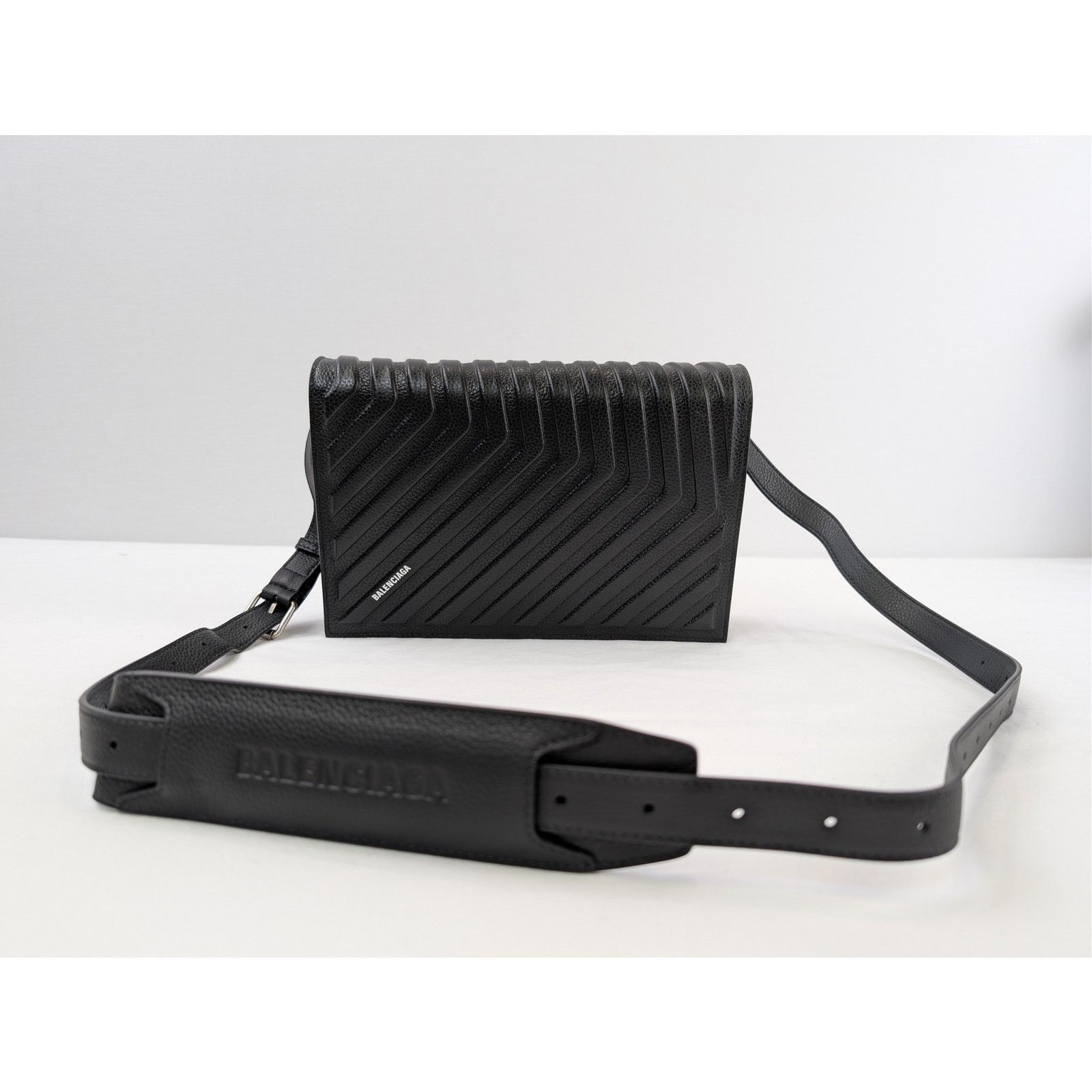 Balenciaga o1rshd1 Size: OS / Men's Bag in Black Size ONE SIZE - 1 Thumbnail