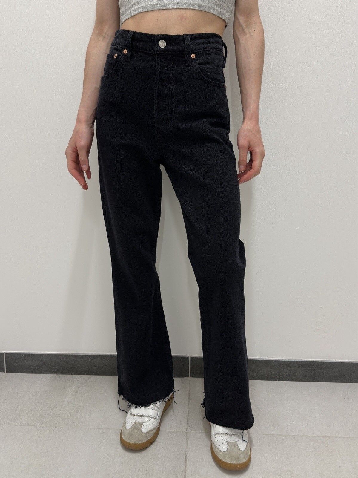 Levi's Levis Premium Ribcage Crop Flare Black Jeans Size 26x26 Size 26" / US 2 / IT 38 - 2 Thumbnail
