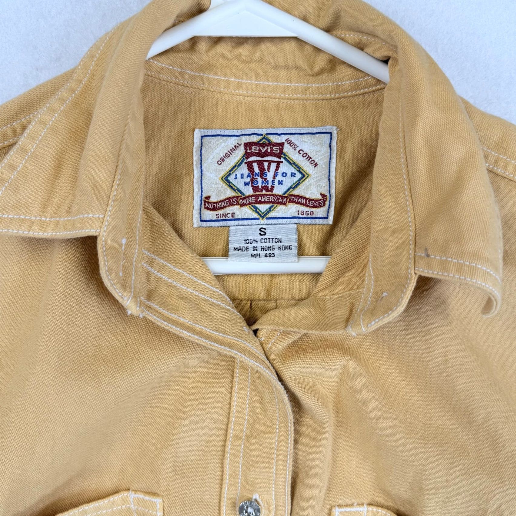Levi's VINTAGE Levi's Shirt Womens Small Tan Cotton Twill Button Up Two Pockets 90s Size S / US 4 / IT 40 - 5 Thumbnail
