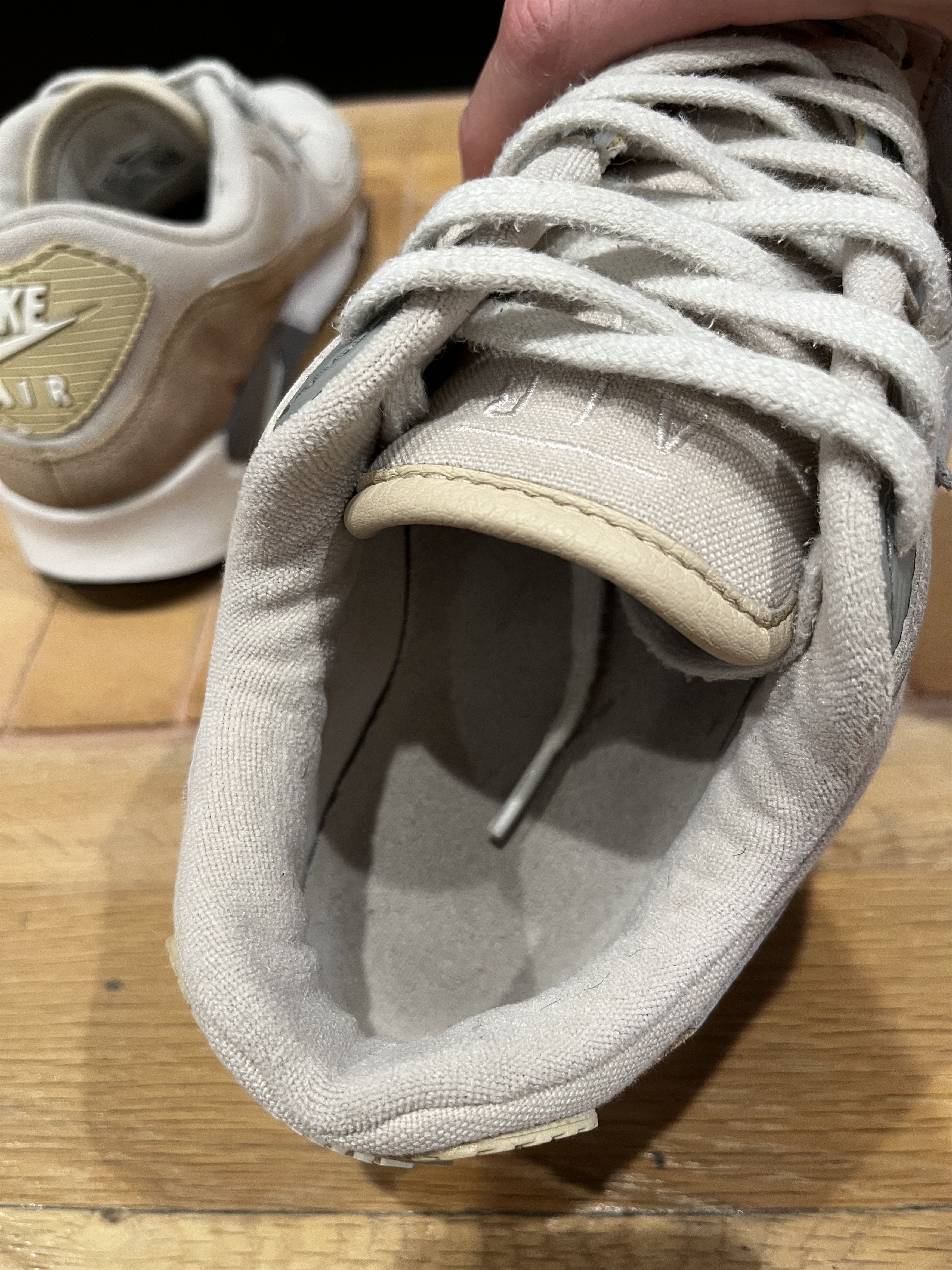 Nike NIKE AIR MAX 90 PREMIUM SANDDRIFT 9.5 DA1641-201 SAND DRIFT Size US 9.5 / EU 42-43 - 6 Thumbnail