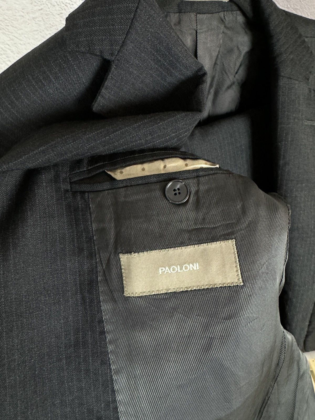 Paoloni Paoloni black graphite striped 2 button Quarantasei suit Size 36R - 14 Thumbnail