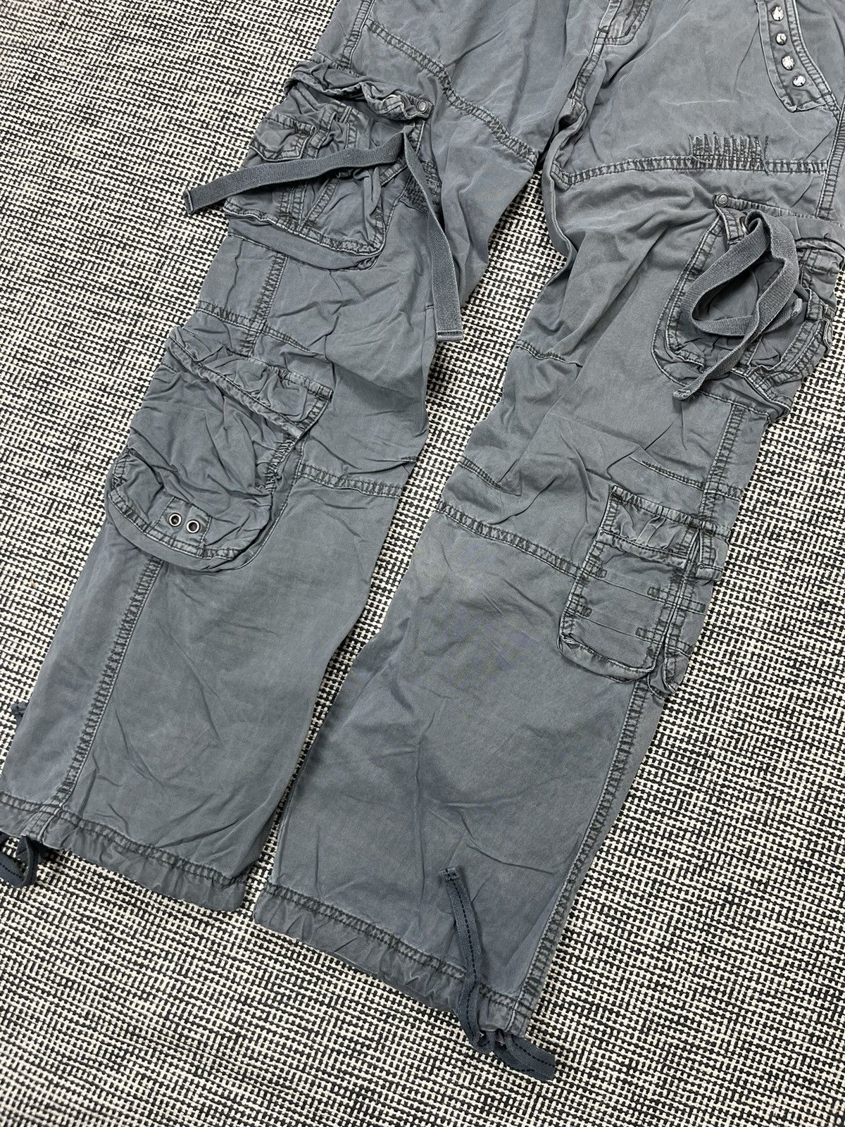 If Six Was Nine TuoGu multipocket cargo tactical pants bondage studded y2k Size US 32 / EU 48 - 3 Thumbnail