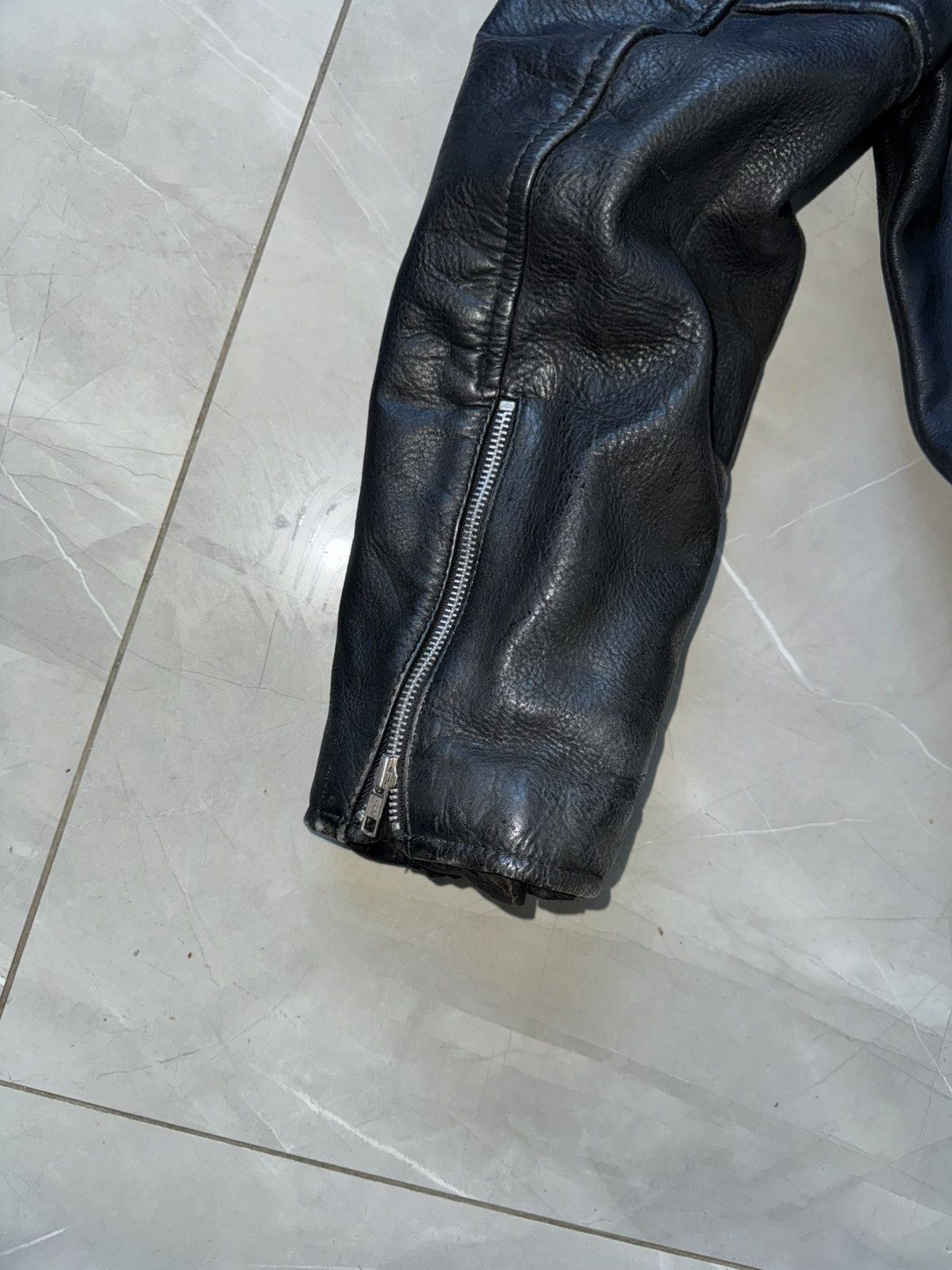 Vintage Vintage Leather Biker Jacket motorcycle club Size US L / EU 52-54 / 3 - 4 Thumbnail