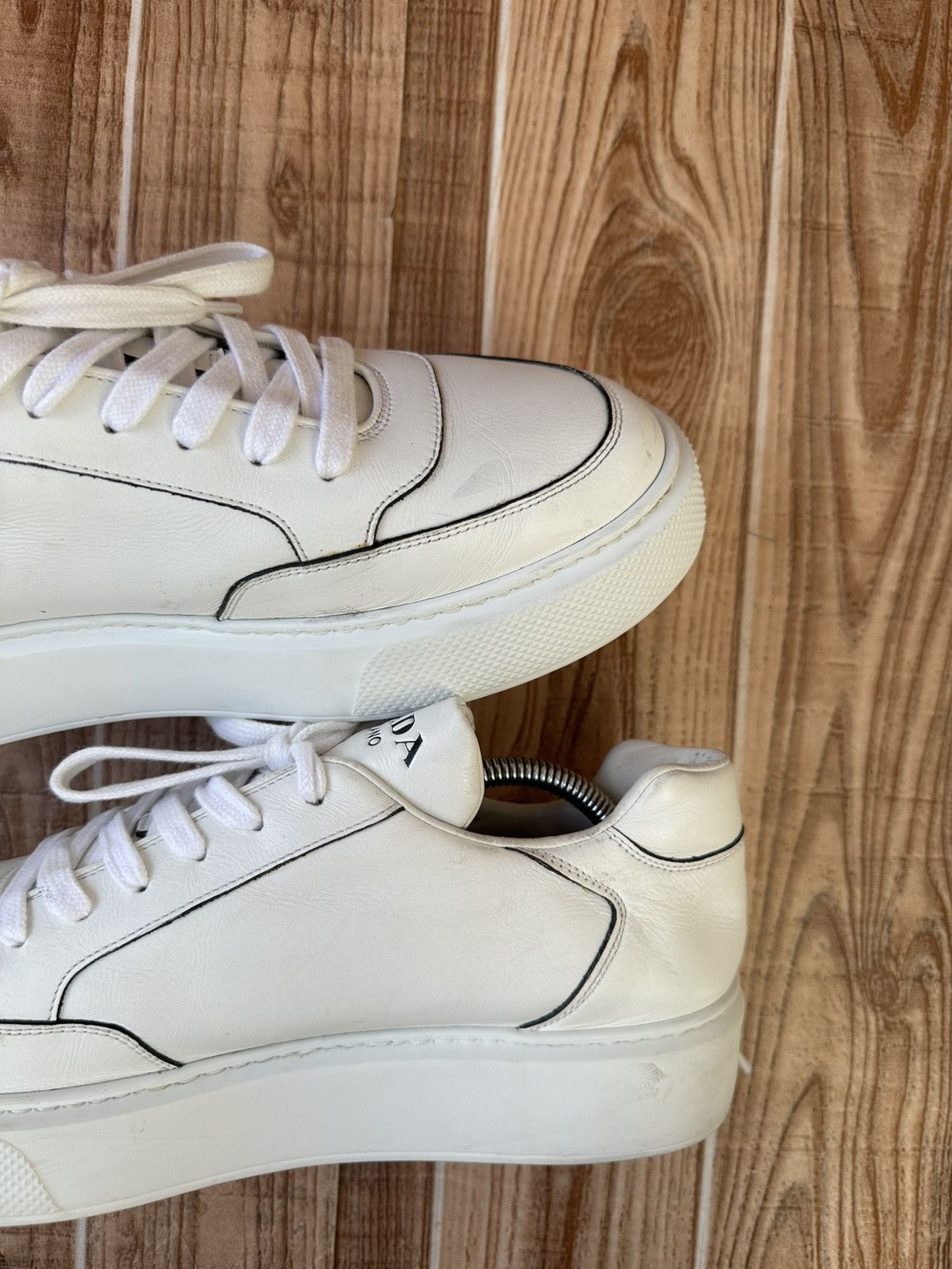 Prada Prada Milano White Leather Montana Low top Sneaks Size US 10 / EU 43 - 16 Thumbnail