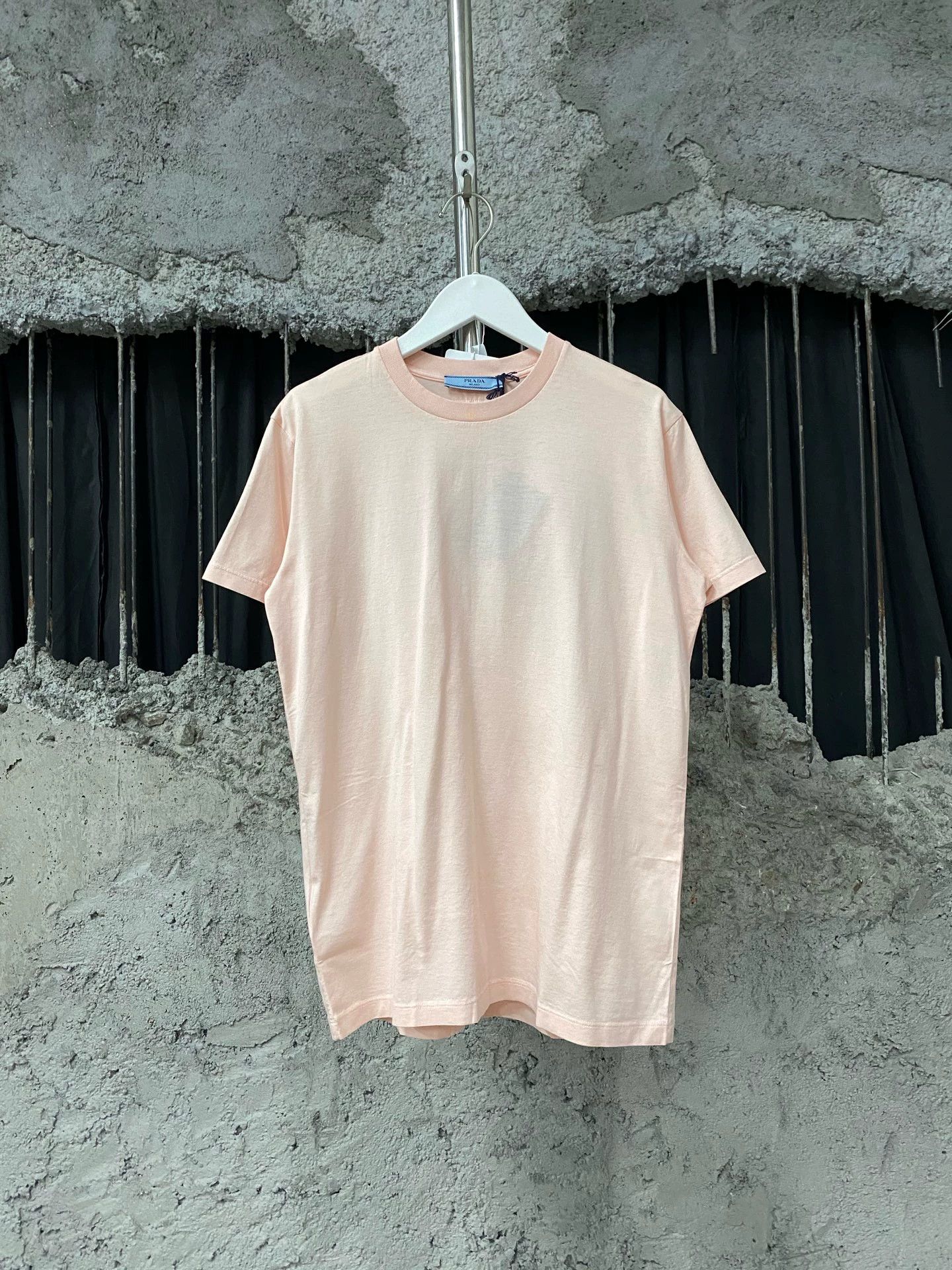 Prada Prada blush pink short-sleeve T-shirt size S new Size S / US 4 / IT 40 - 1 Thumbnail