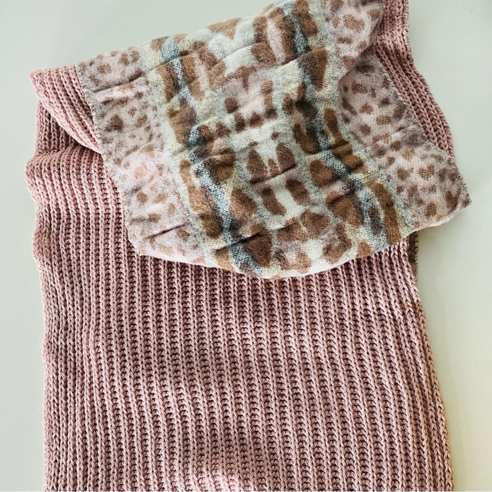 Nordstrom NEW NORDSTROM Pink Cream Leopard Chunky Knit Infinity Scarf Size ONE SIZE - 6 Thumbnail