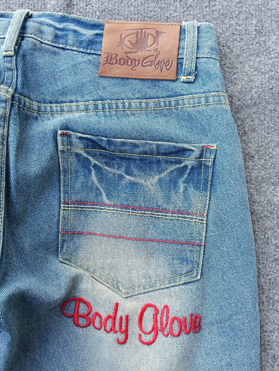 Body Glove Y2K 2011 Body Glove "California" Spellout Distressed Jeans. Size US 31 - 11 Thumbnail