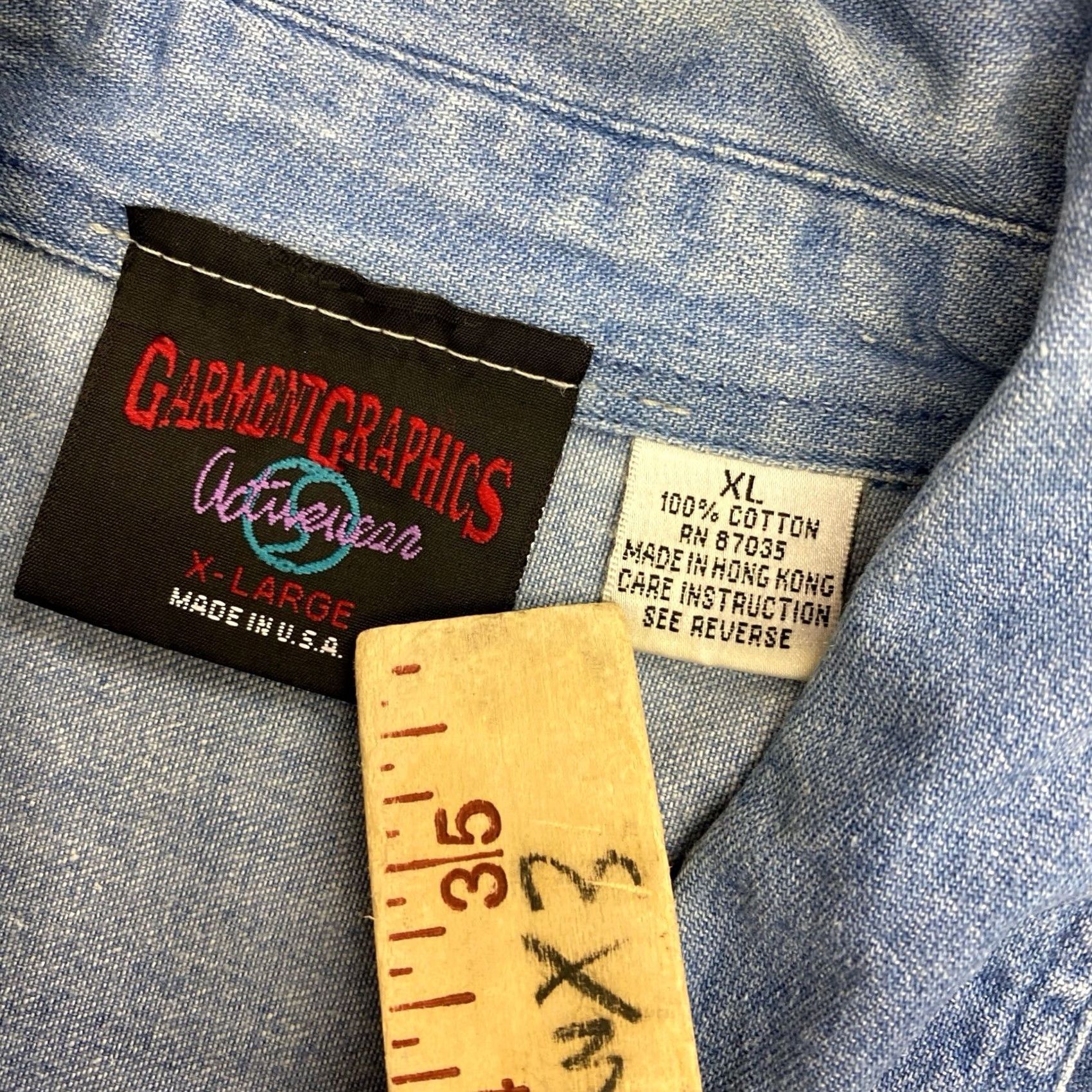 Vintage VINTAGE Warner Bros Denim Lightweight Shirt Mens XL Button-Up Collared Long Sleeve Size US XL / EU 56 / 4 - 6 Thumbnail