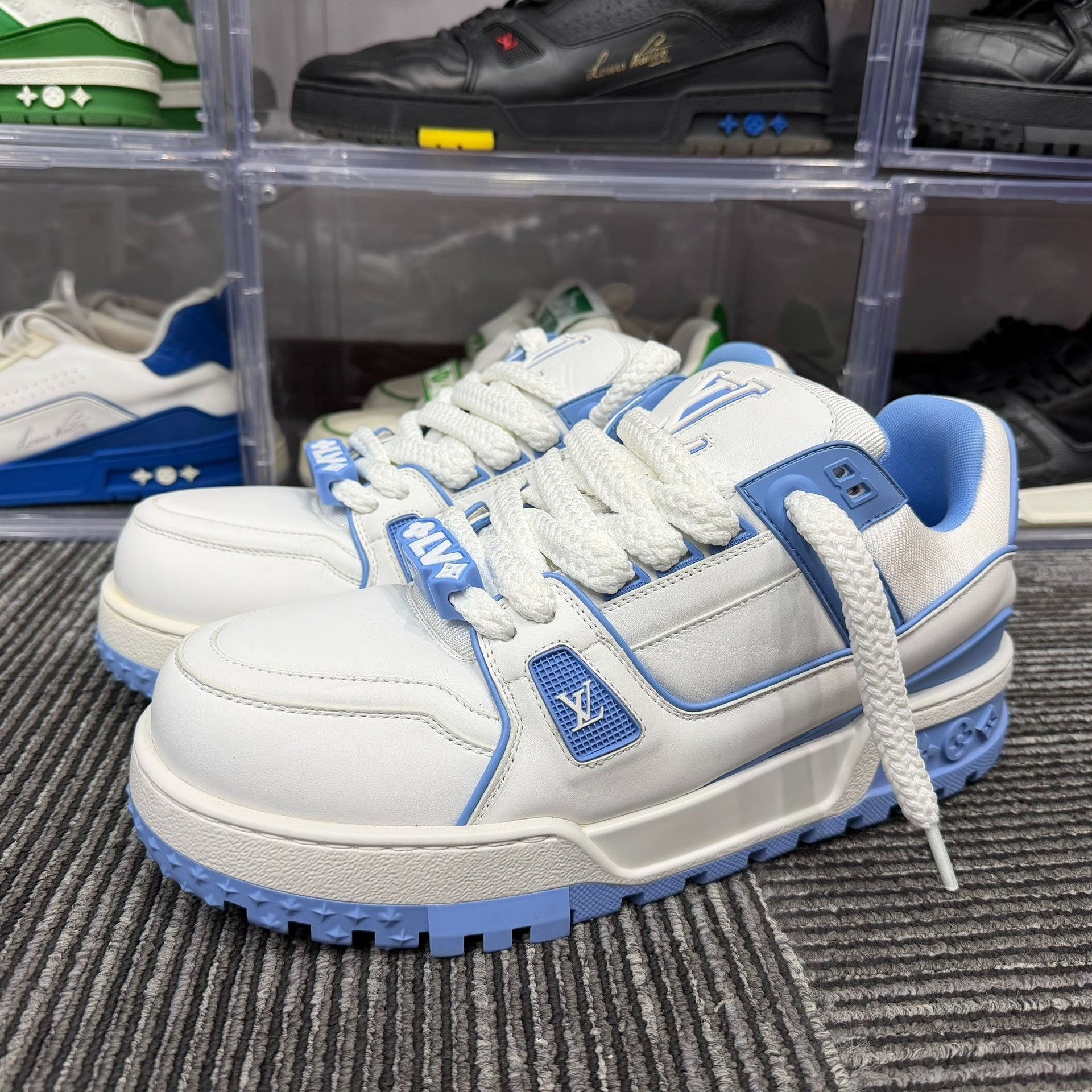 Louis Vuitton Louis Vuitton Training Blue Lowtop Sneakers 10 Men Size US 10 / EU 43 - 1 Thumbnail