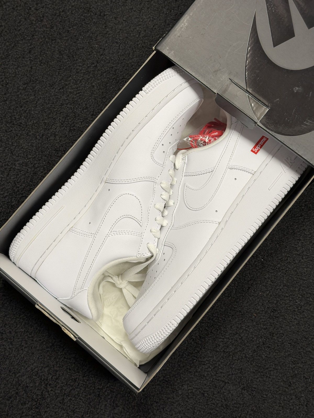 Nike × Supreme DS Supreme x Nike Air Force 1 White Low Tops size 8 Size US 8 / EU 41 - 6 Thumbnail